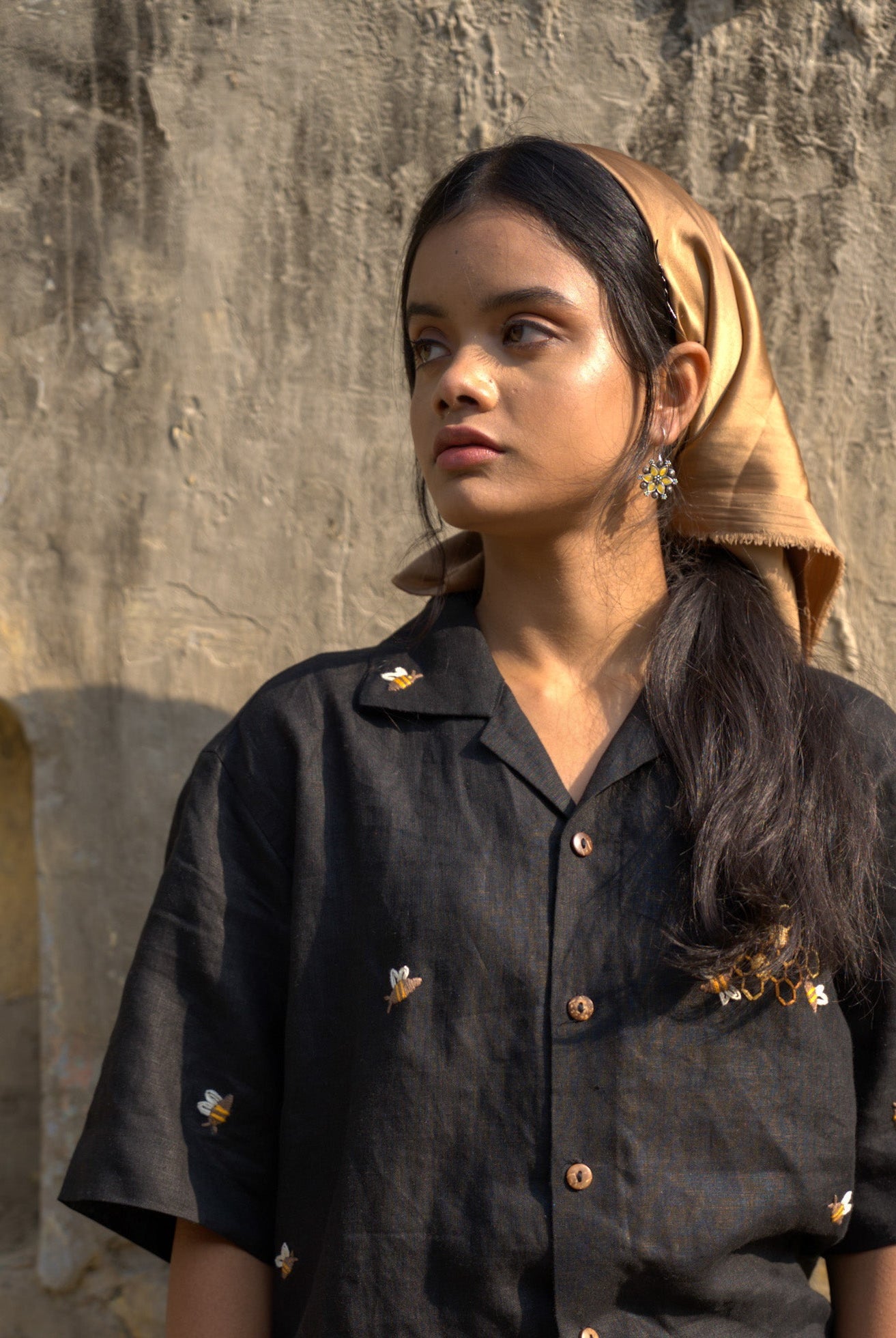 Mens Hand Embroidered Pure Linen Shirt - Buzzing Bees - CiceroniShirtCultura Studio