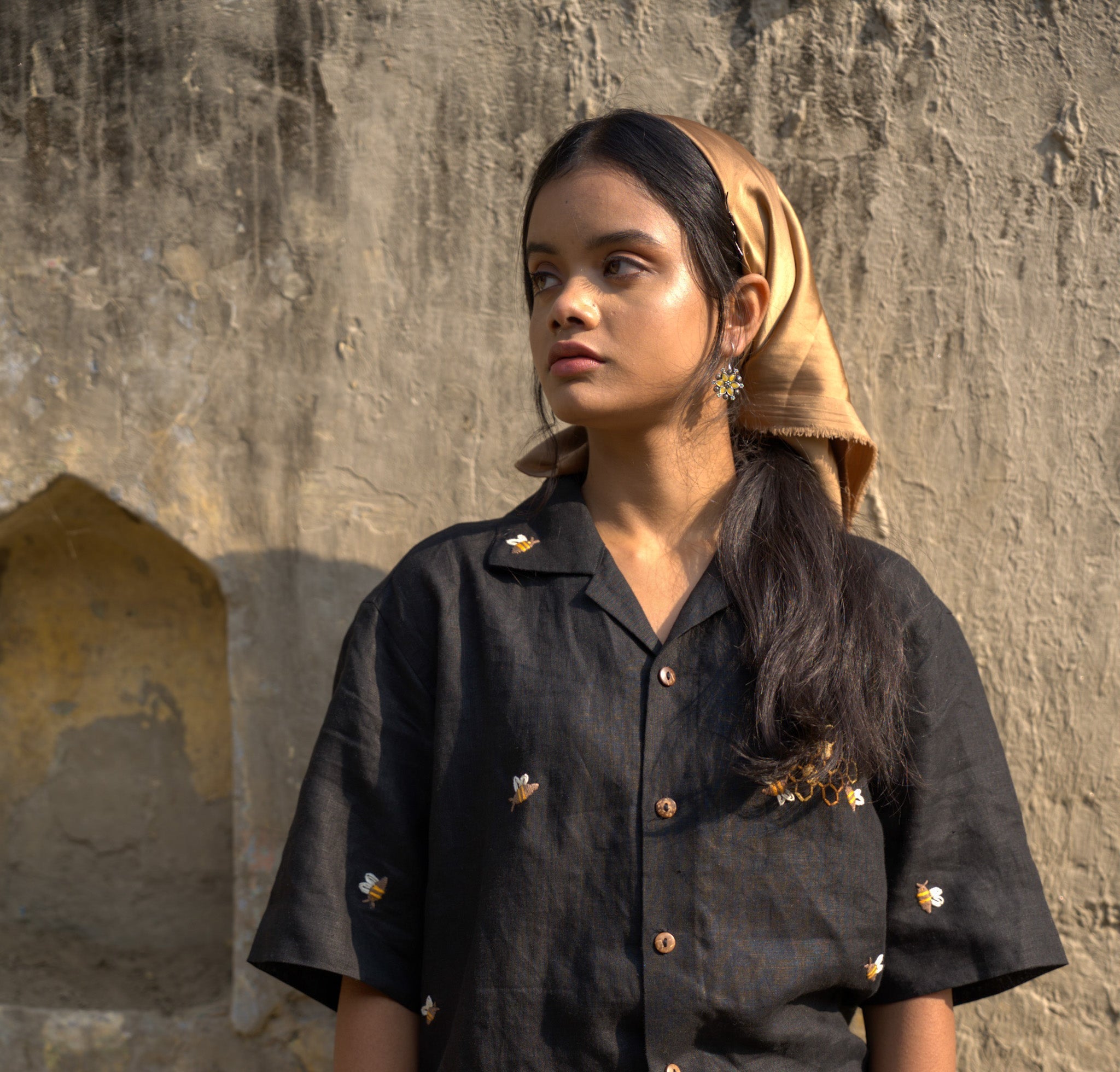 Mens Hand Embroidered Pure Linen Shirt - Buzzing Bees - CiceroniShirtCultura Studio