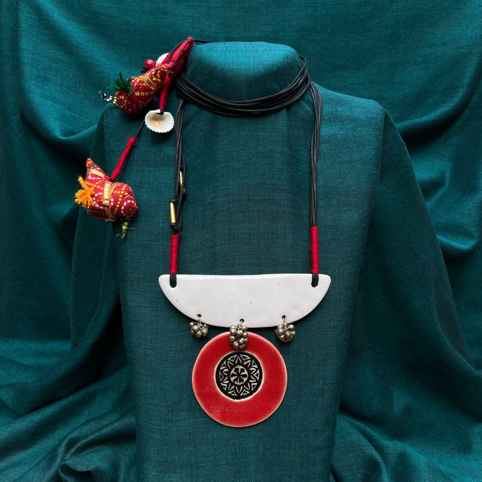 Mohar Neckpiece - Circle - CiceroniNeckpieceChaakmaati