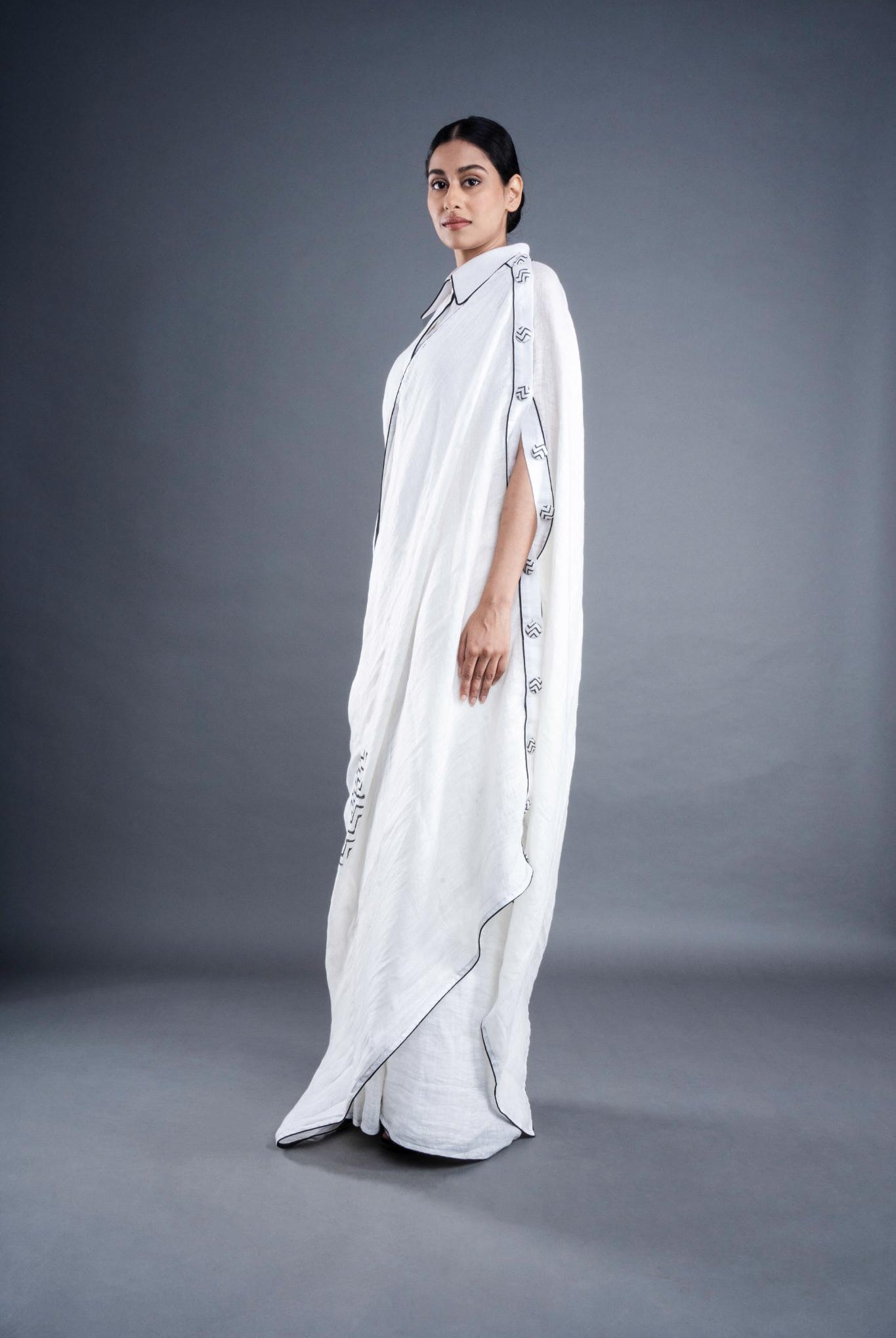 Mystic White Saree - CiceroniSareeATBW