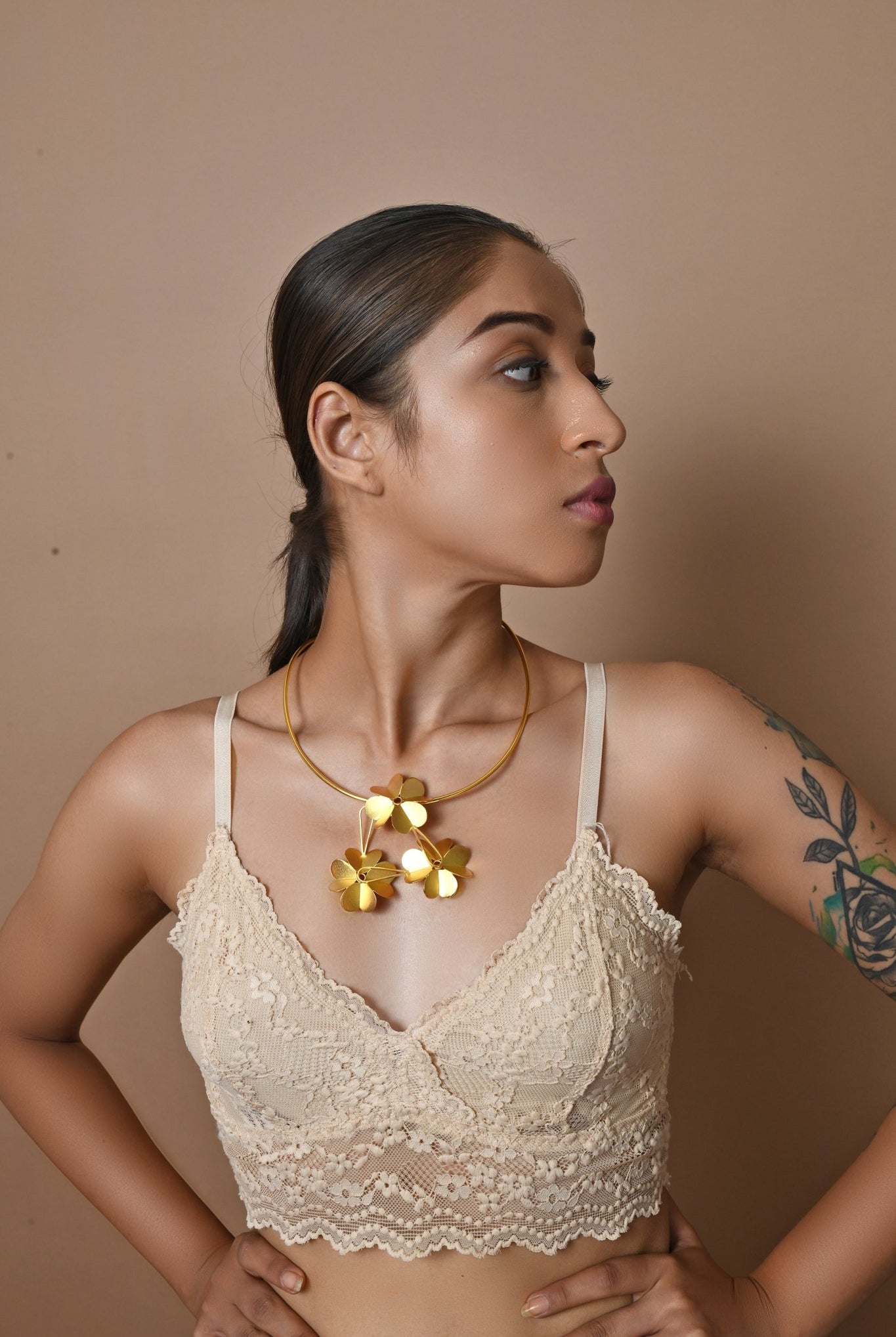 Neckpiece With Flora - CiceroniNeckpieceZaza by Somya