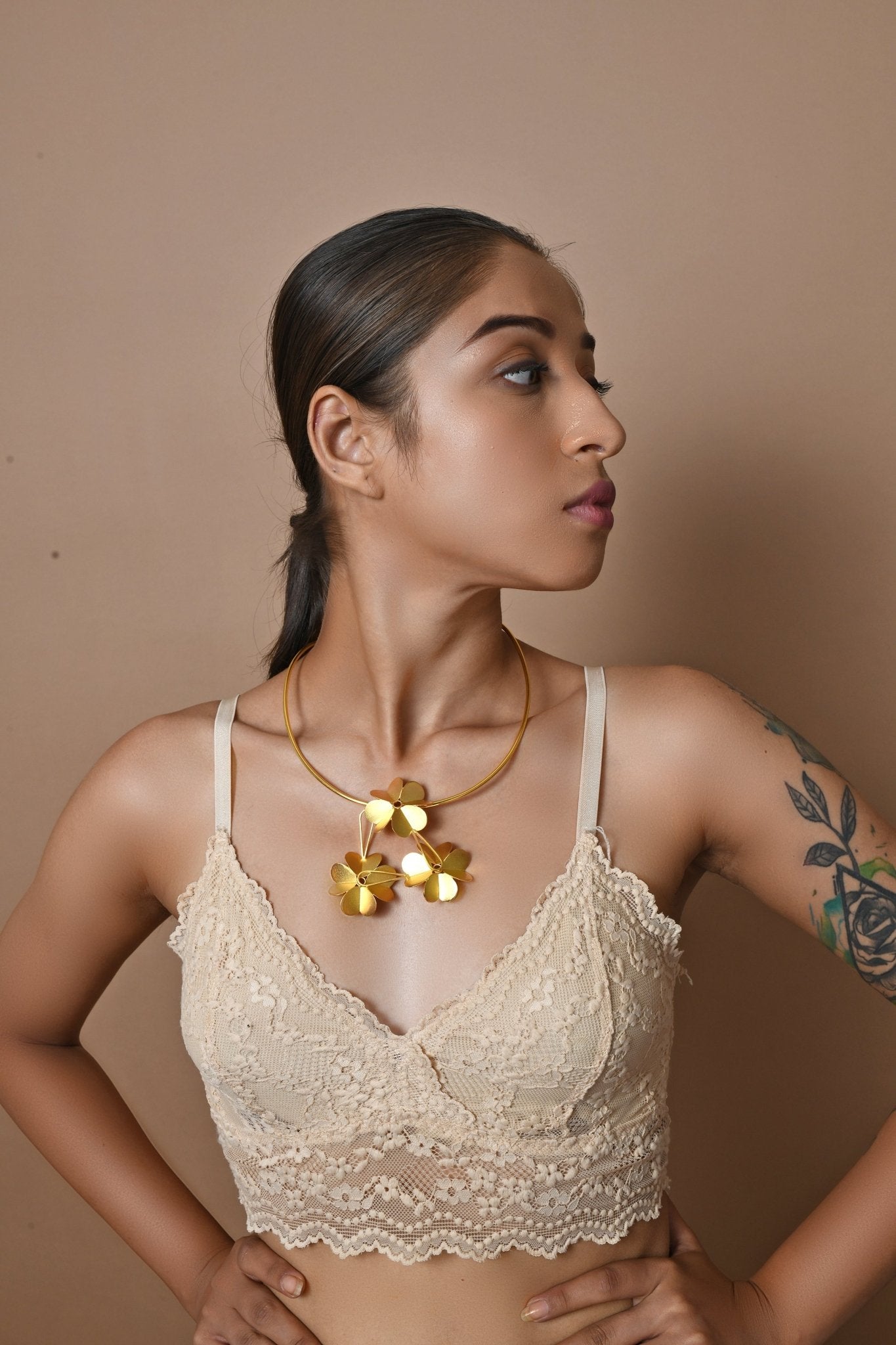 Neckpiece With Flora - CiceroniNeckpieceZaza by Somya