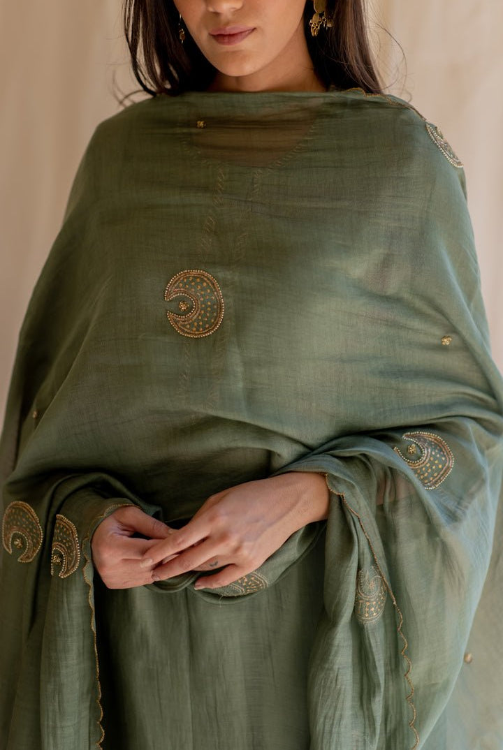 Olive Chaand Odhani - CiceroniNirjara