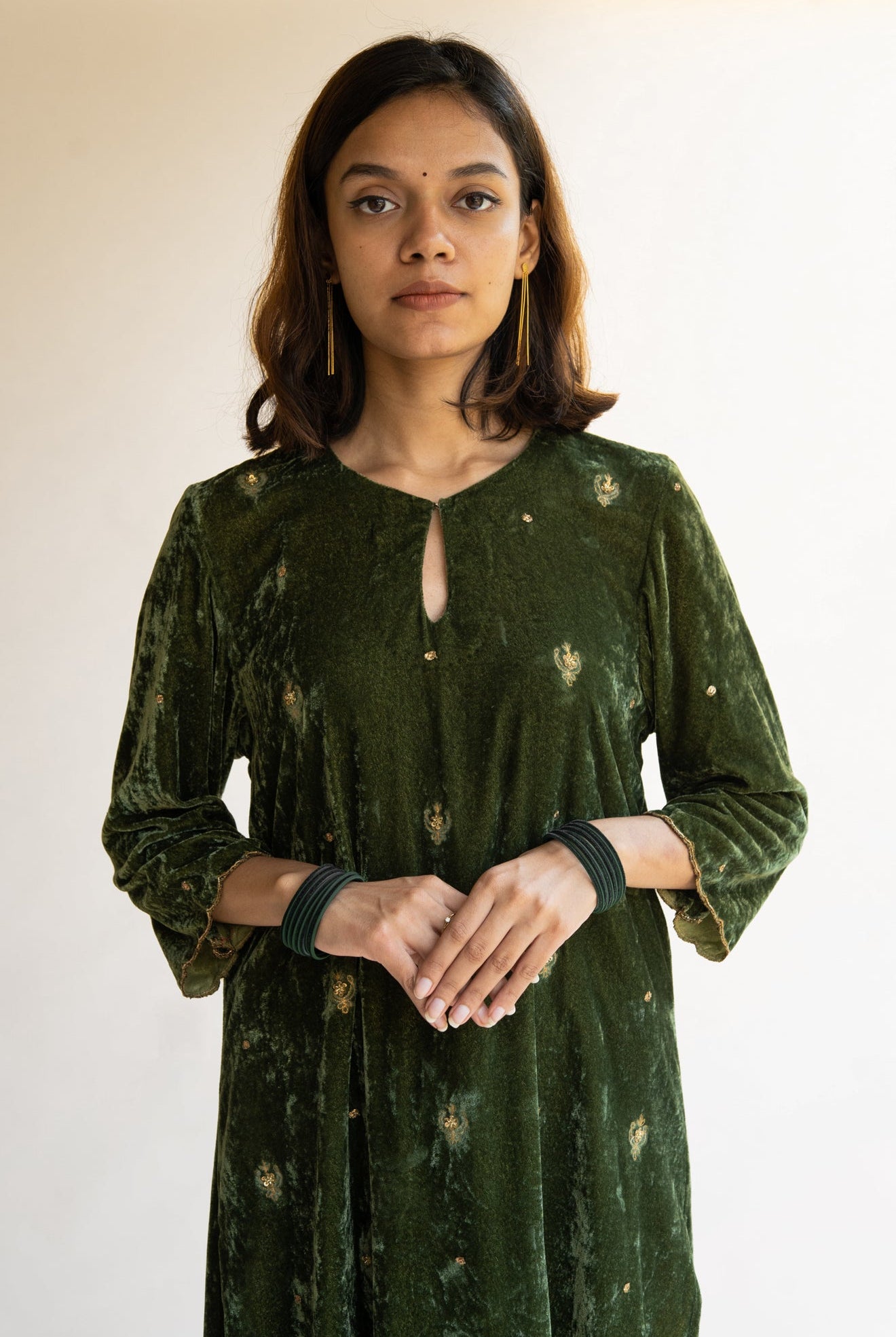 Olive Noorah Velvet Kurta (Set of 2) - CiceroniNirjara