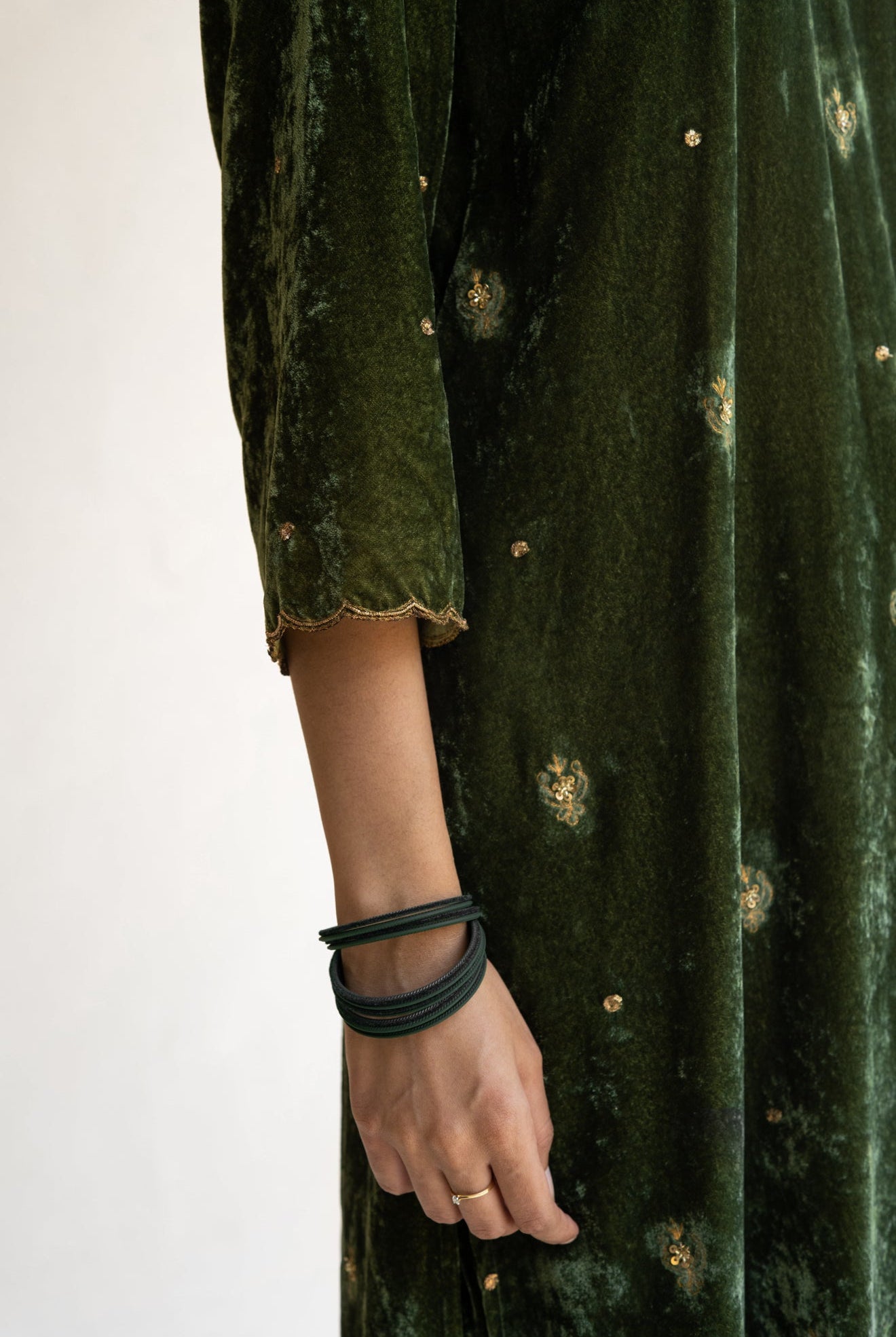 Olive Noorah Velvet Kurta (Set of 2) - CiceroniNirjara