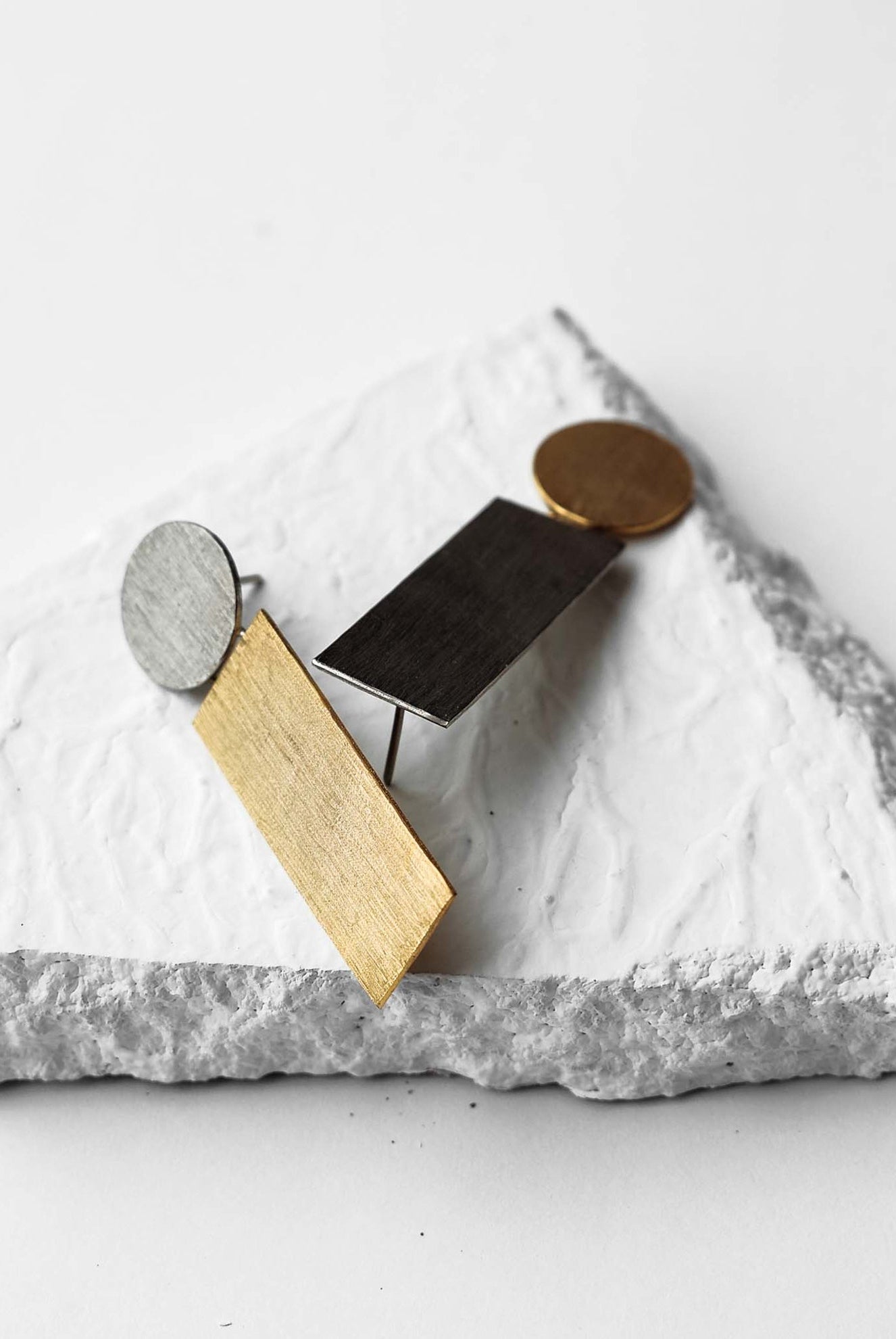 Opposites Attract Earrings - CiceroniDE'ANMA