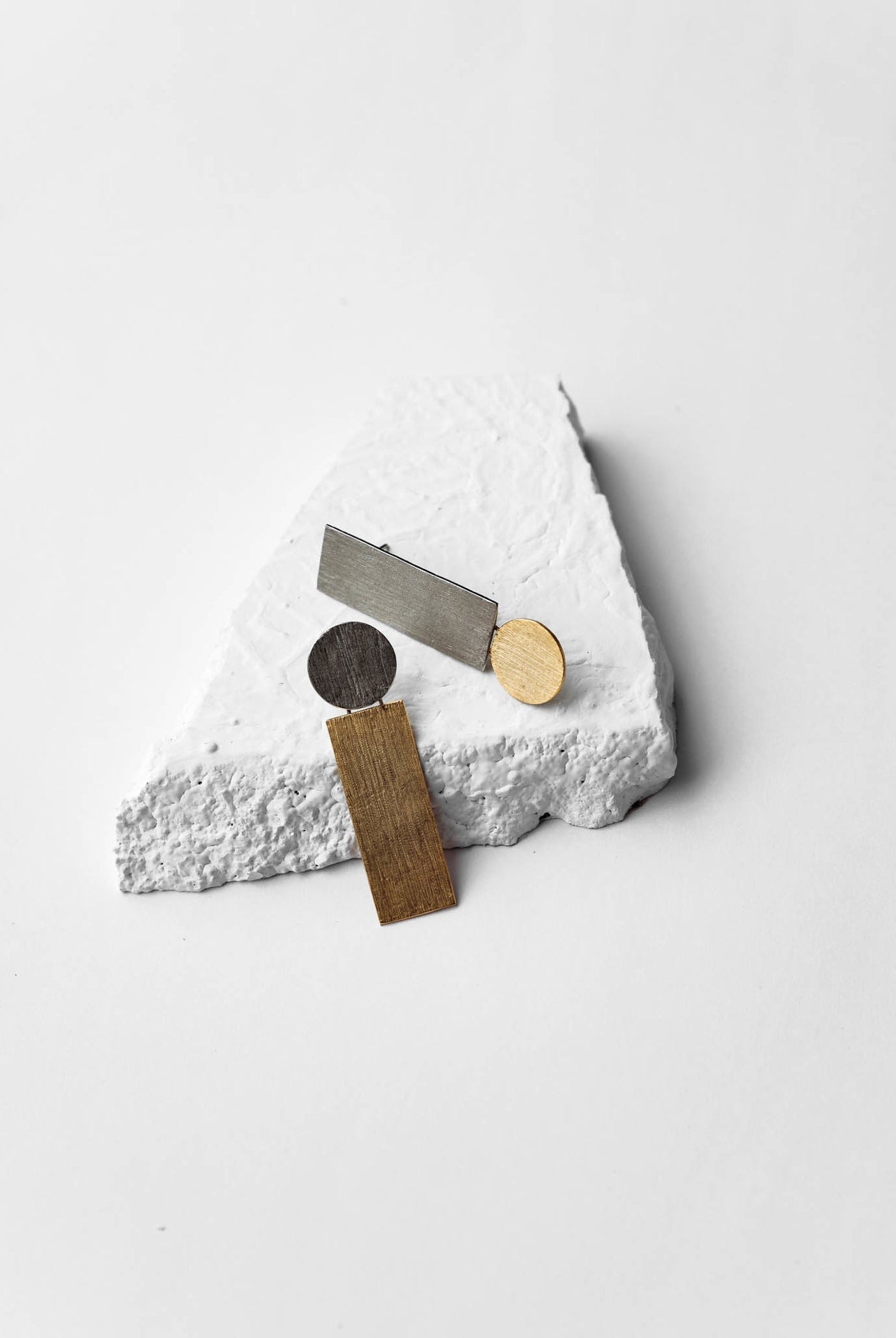 Opposites Attract Earrings - CiceroniDE'ANMA