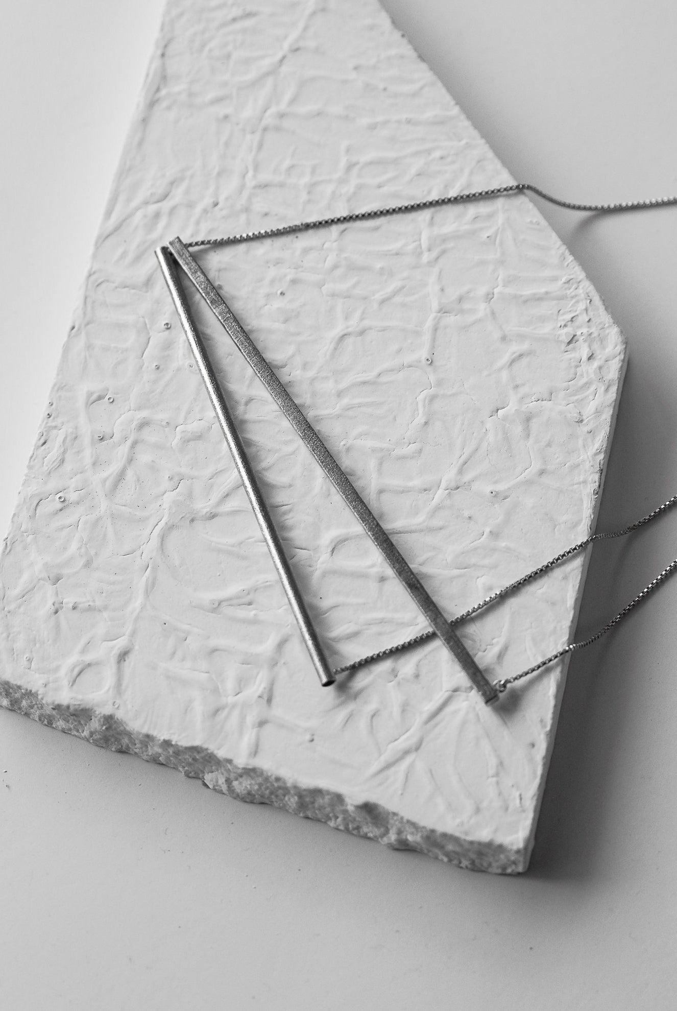 Out of Line Neckpiece - CiceroniDE'ANMA