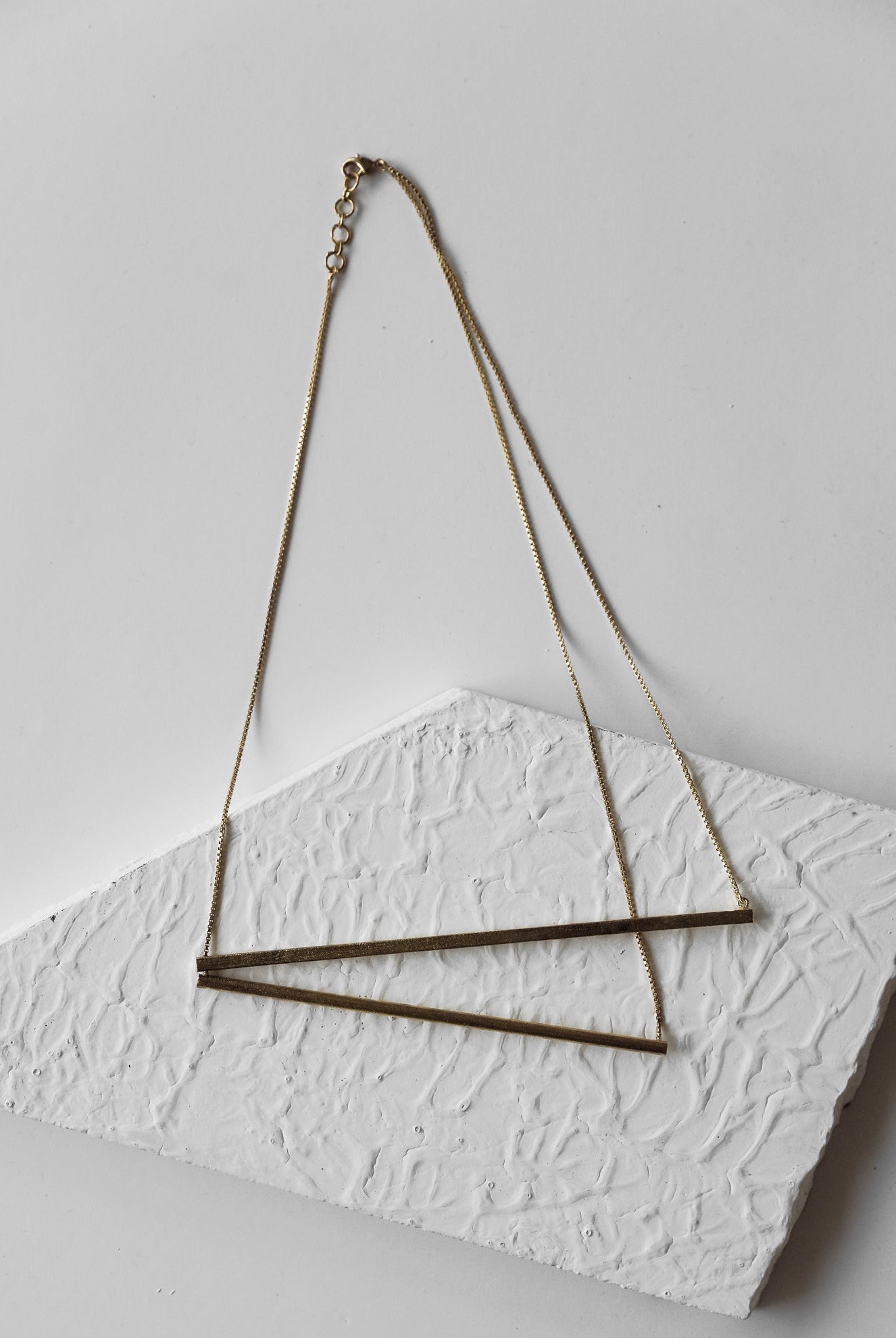 Out of Line Neckpiece - CiceroniDE'ANMA