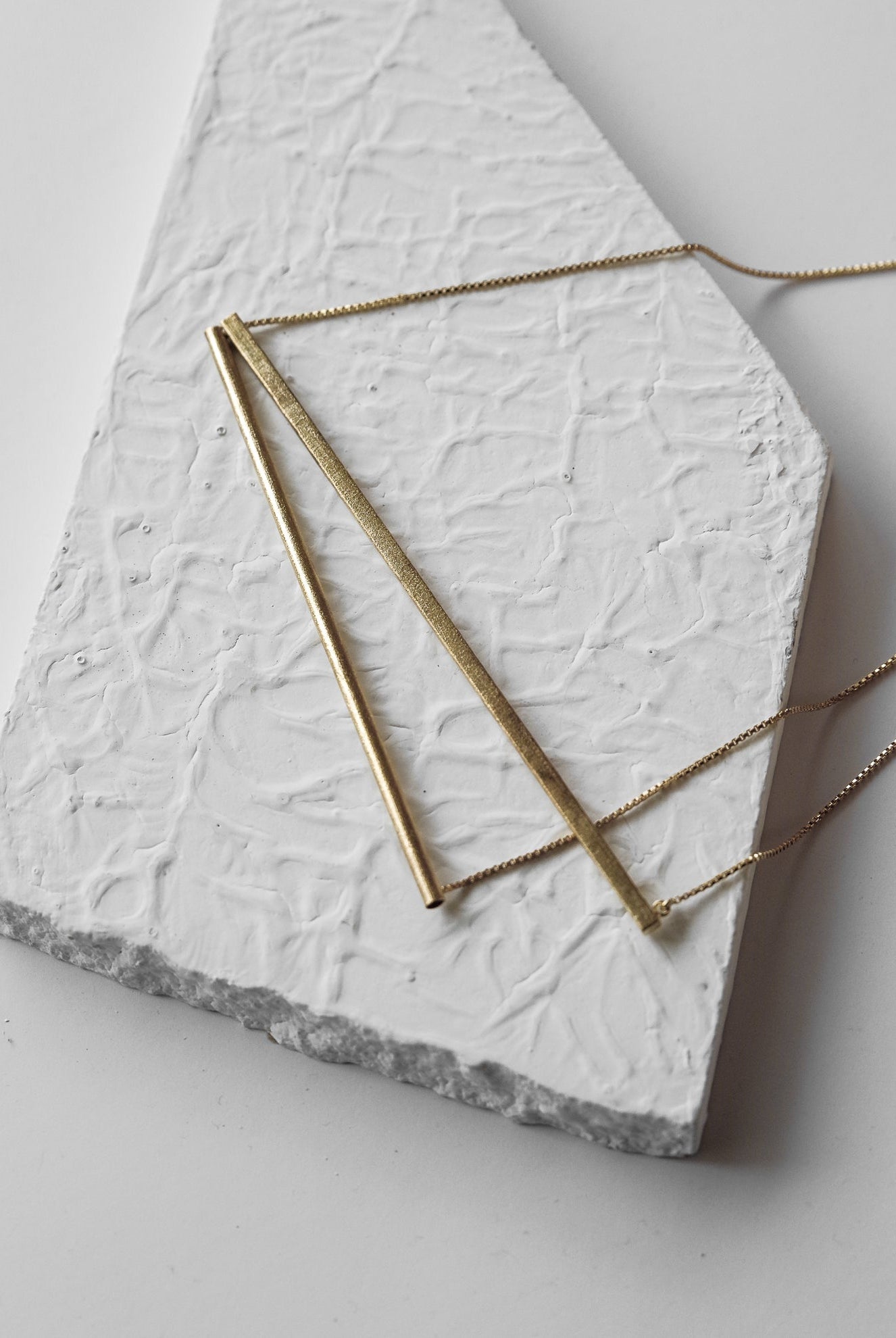 Out of Line Neckpiece - CiceroniDE'ANMA