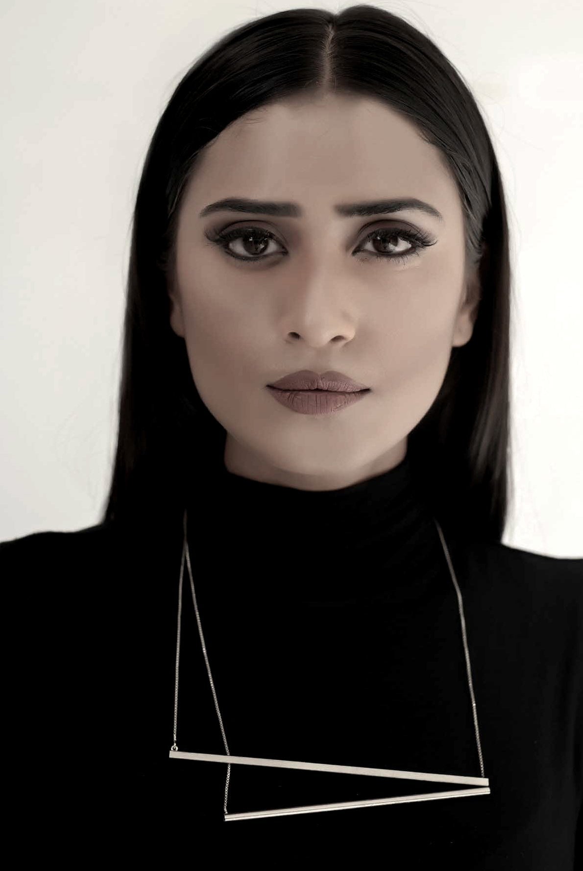 Out of Line Neckpiece - CiceroniDE'ANMA