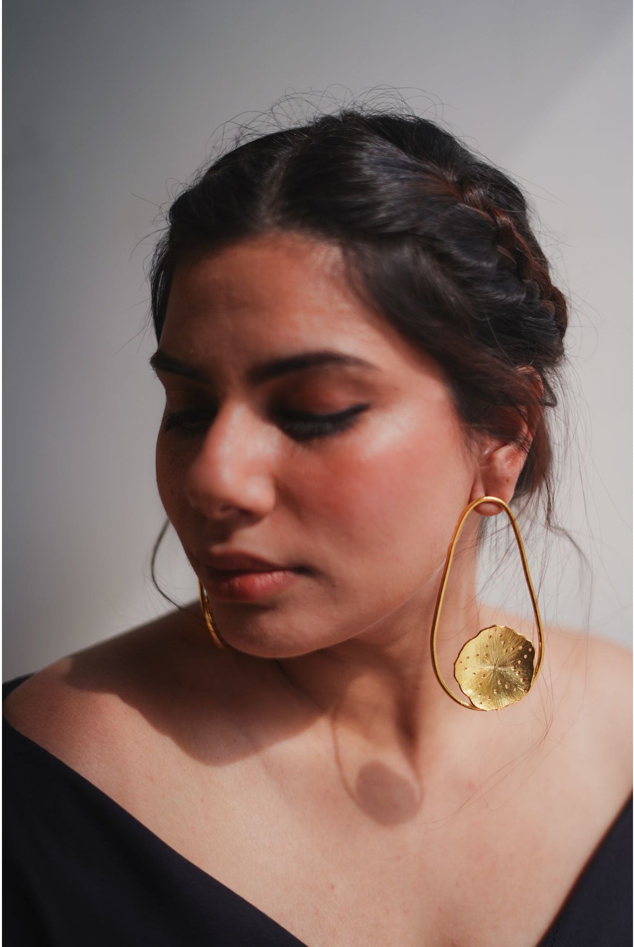 Oval Mogra Solids in Gold - CiceroniAarjavee