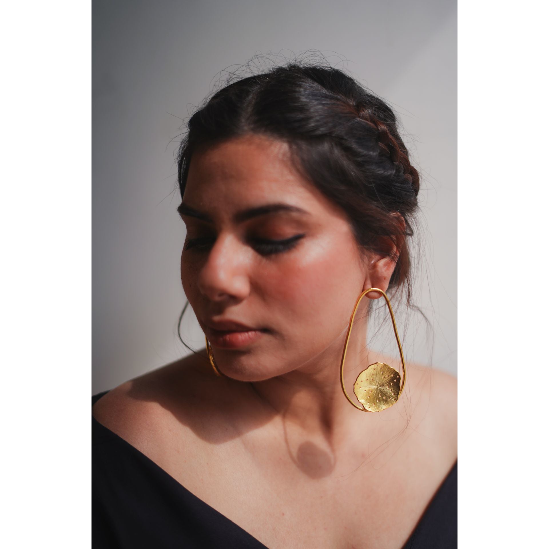 Oval Mogra Solids in Gold - CiceroniAarjavee