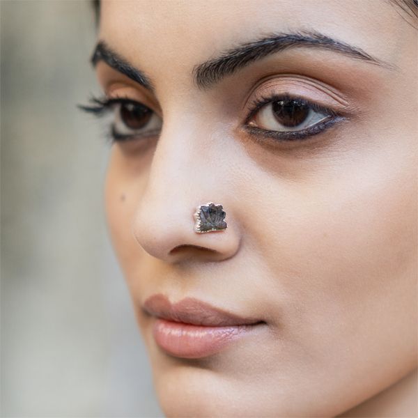 Pichwai Blue Lotus Nose Pin - CiceroniBaka