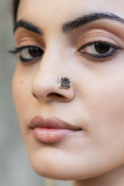 Pichwai Blue Lotus Nose Pin - CiceroniBaka