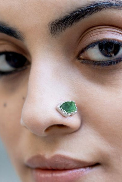 Pichwai Emerald Lotus Leaf Nose Pin - CiceroniBaka