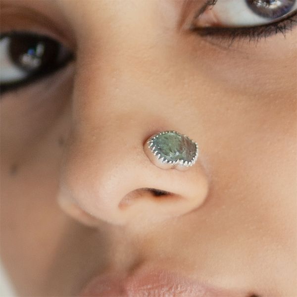 Pichwai Fluorite Leaf Nose Pin - CiceroniBaka