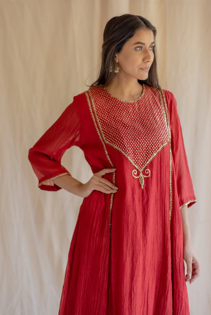 Red Fridaus Abho and Izaar - CiceroniNirjara