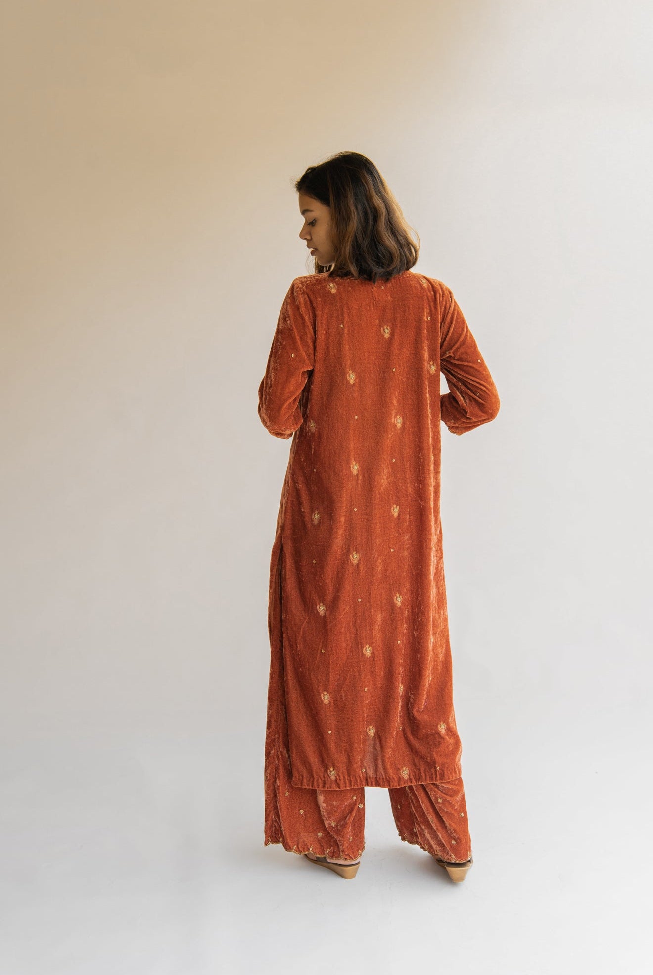 Rust Noorah Velvet Kurta (Set of 2) - CiceroniNirjara