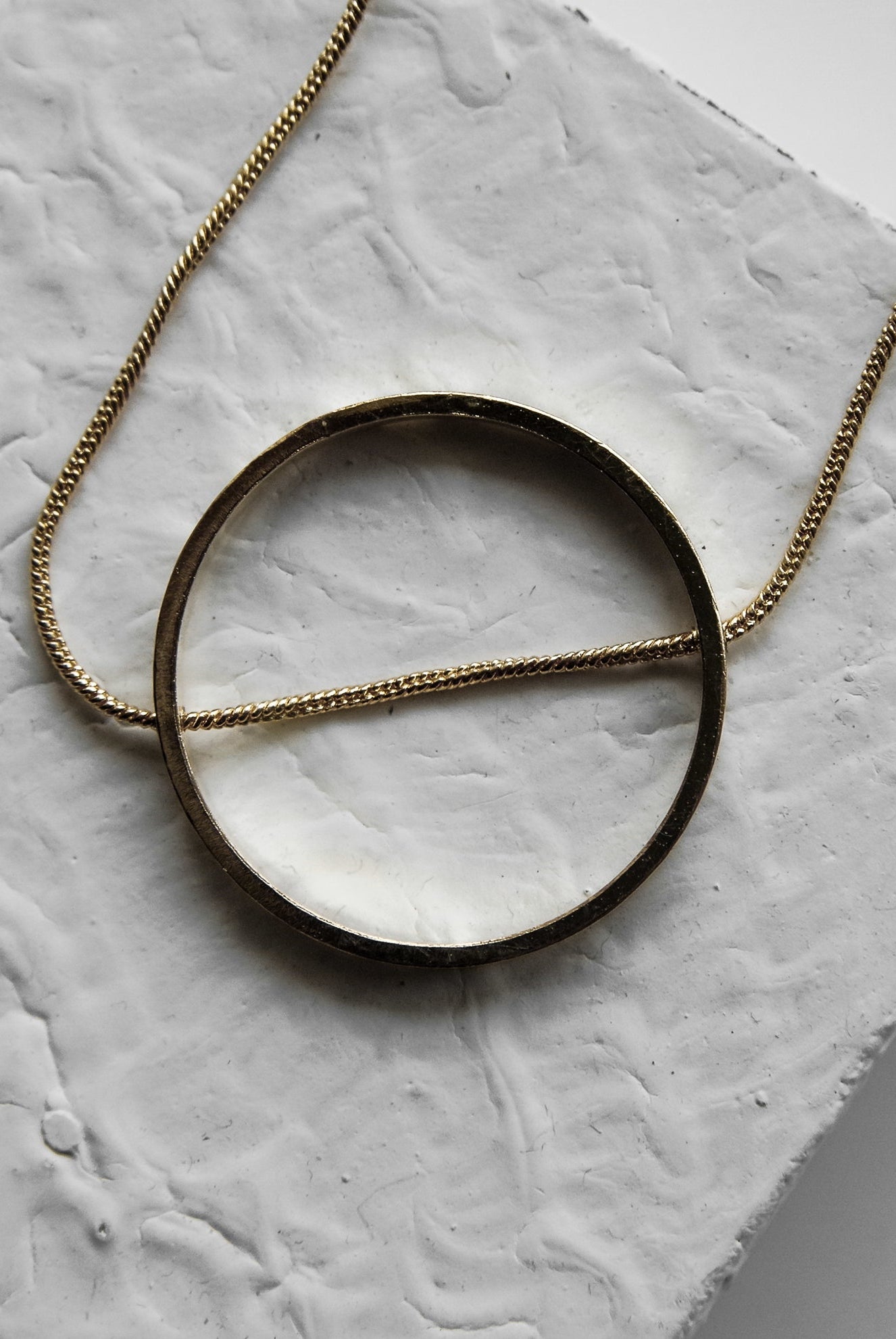 Slit a Circle Neckpiece - CiceroniDE'ANMA