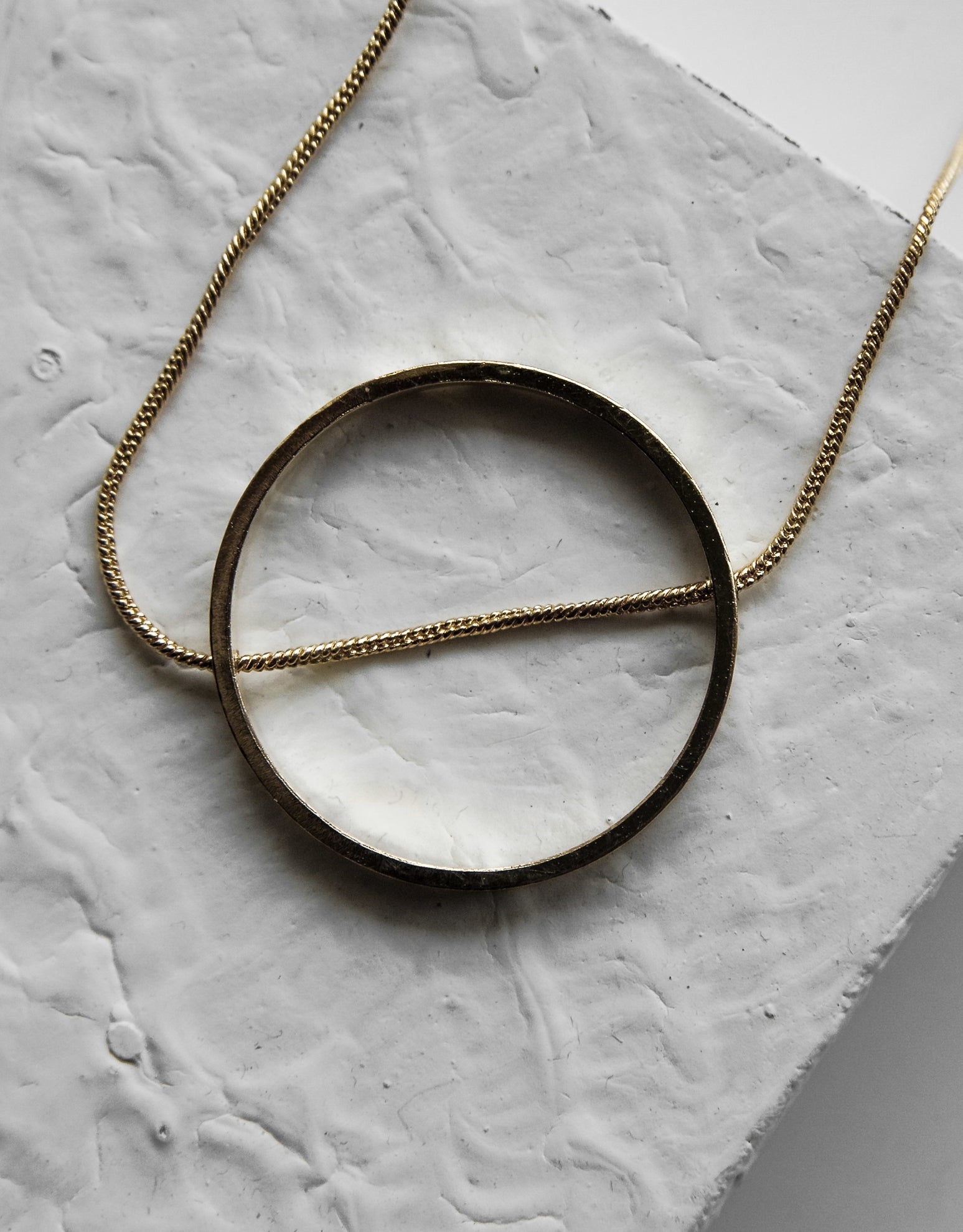 Slit a Circle Neckpiece - CiceroniDE'ANMA