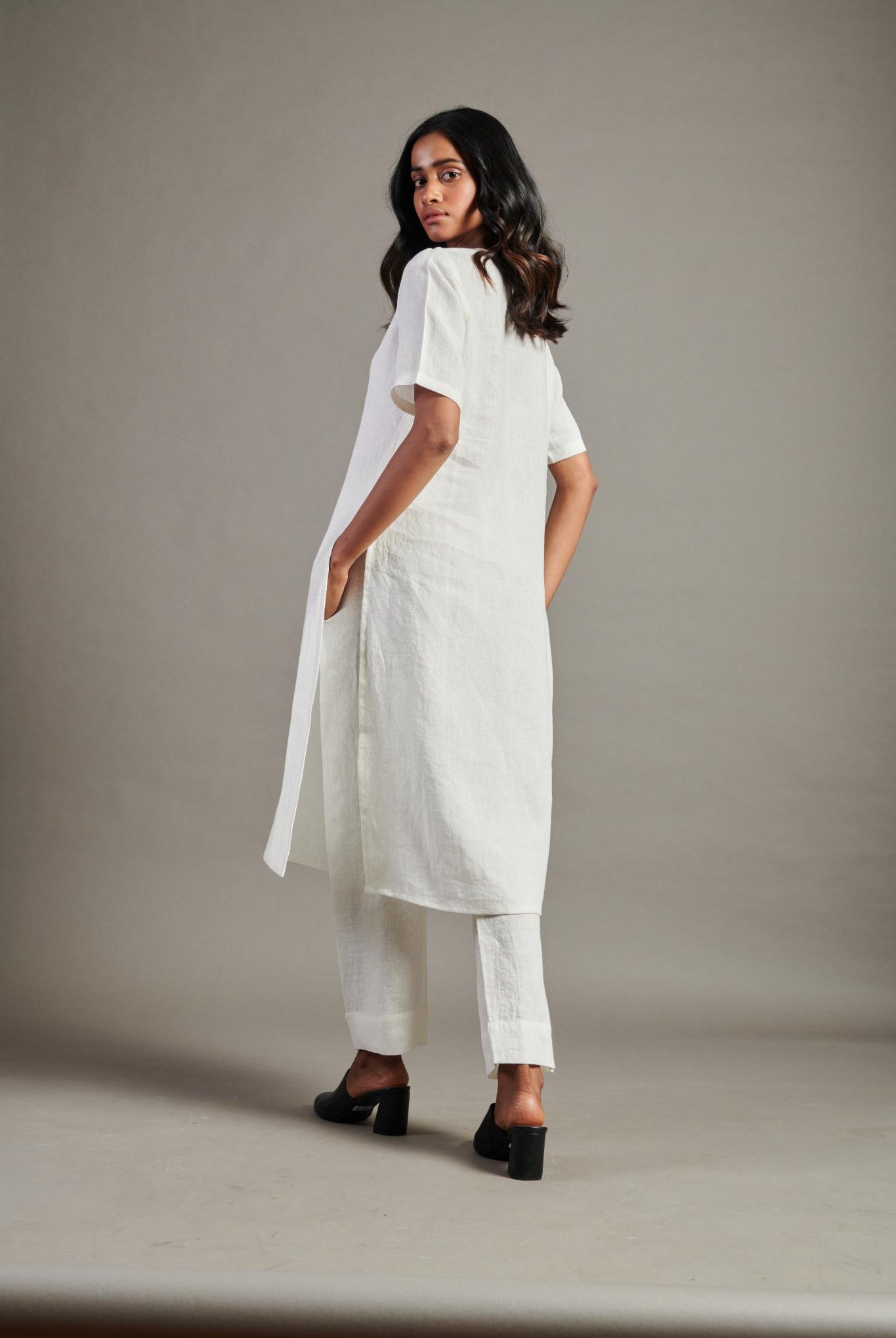 Taj Linen Half Sleeves Kurta Set - CiceroniKurta SetSaphed