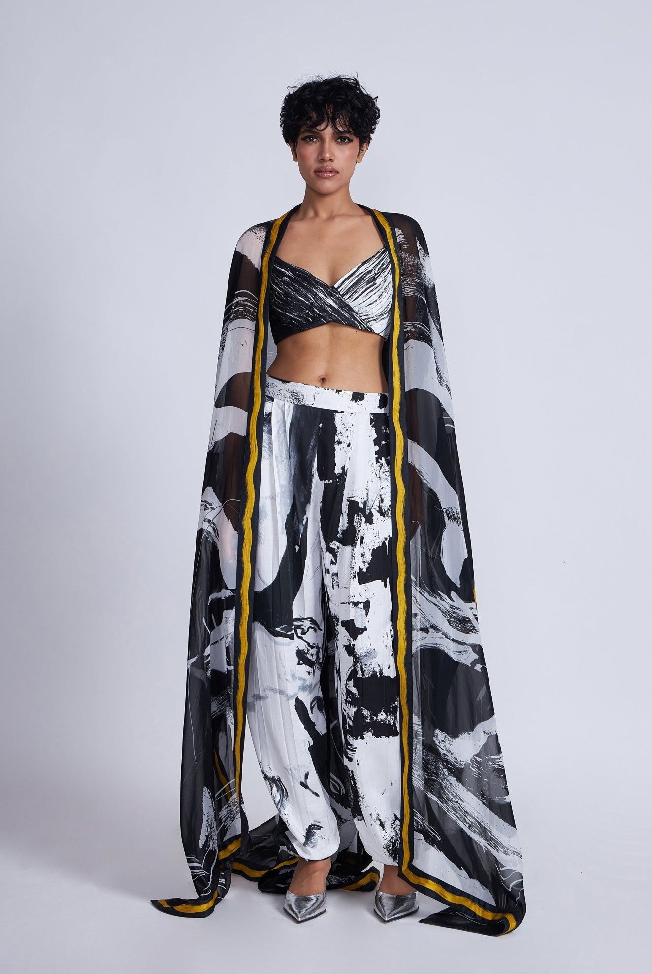 Tazaki Cape - CiceroniCapeAdvait