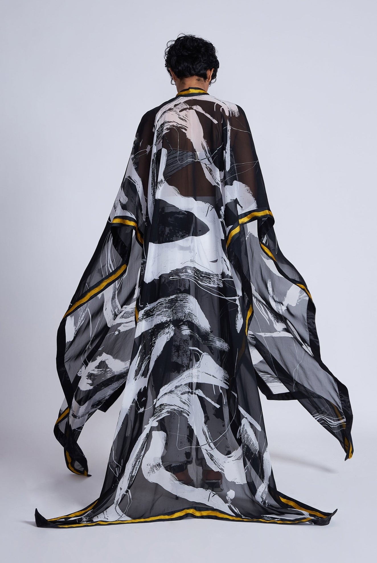 Tazaki Cape - CiceroniCapeAdvait