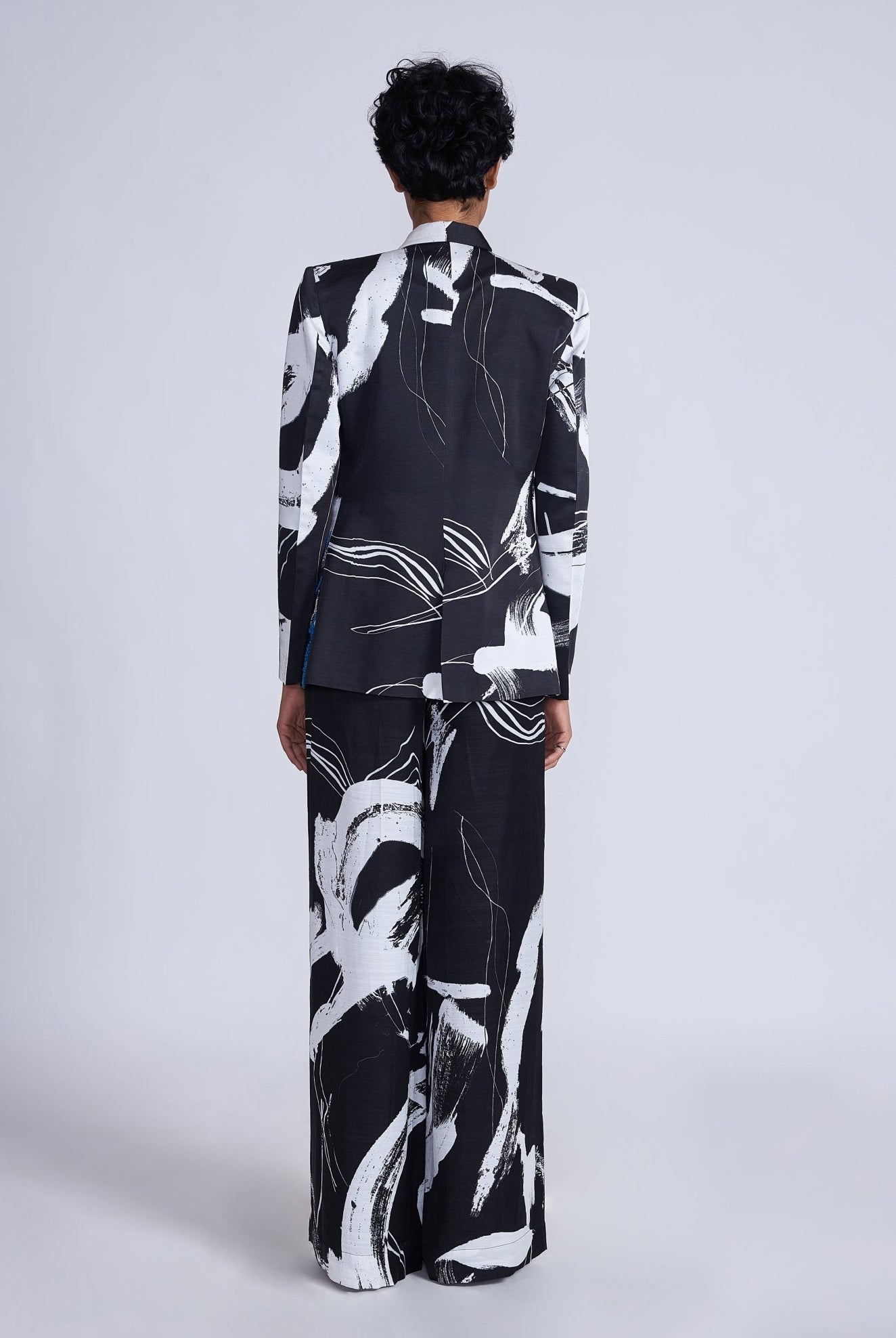 Tazaki Embroidered Blazer - CiceroniBlazersAdvait