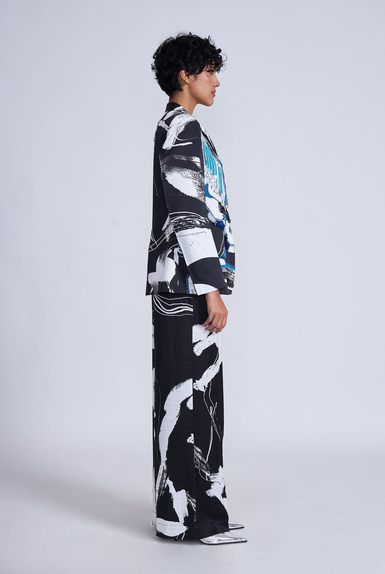 Tazaki Embroidered Blazer - CiceroniBlazersAdvait