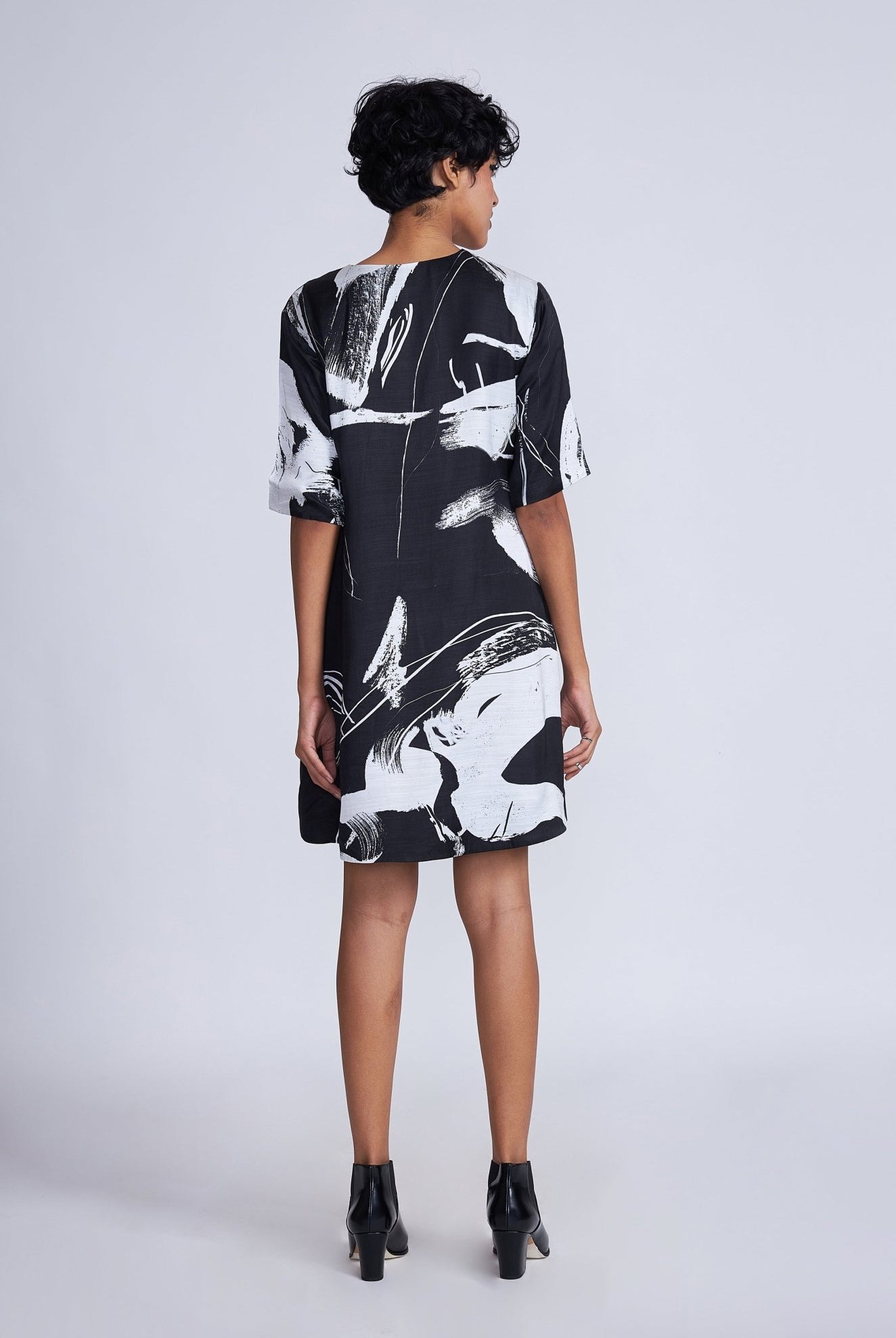Tazaki Shift Dress - CiceroniDressesAdvait