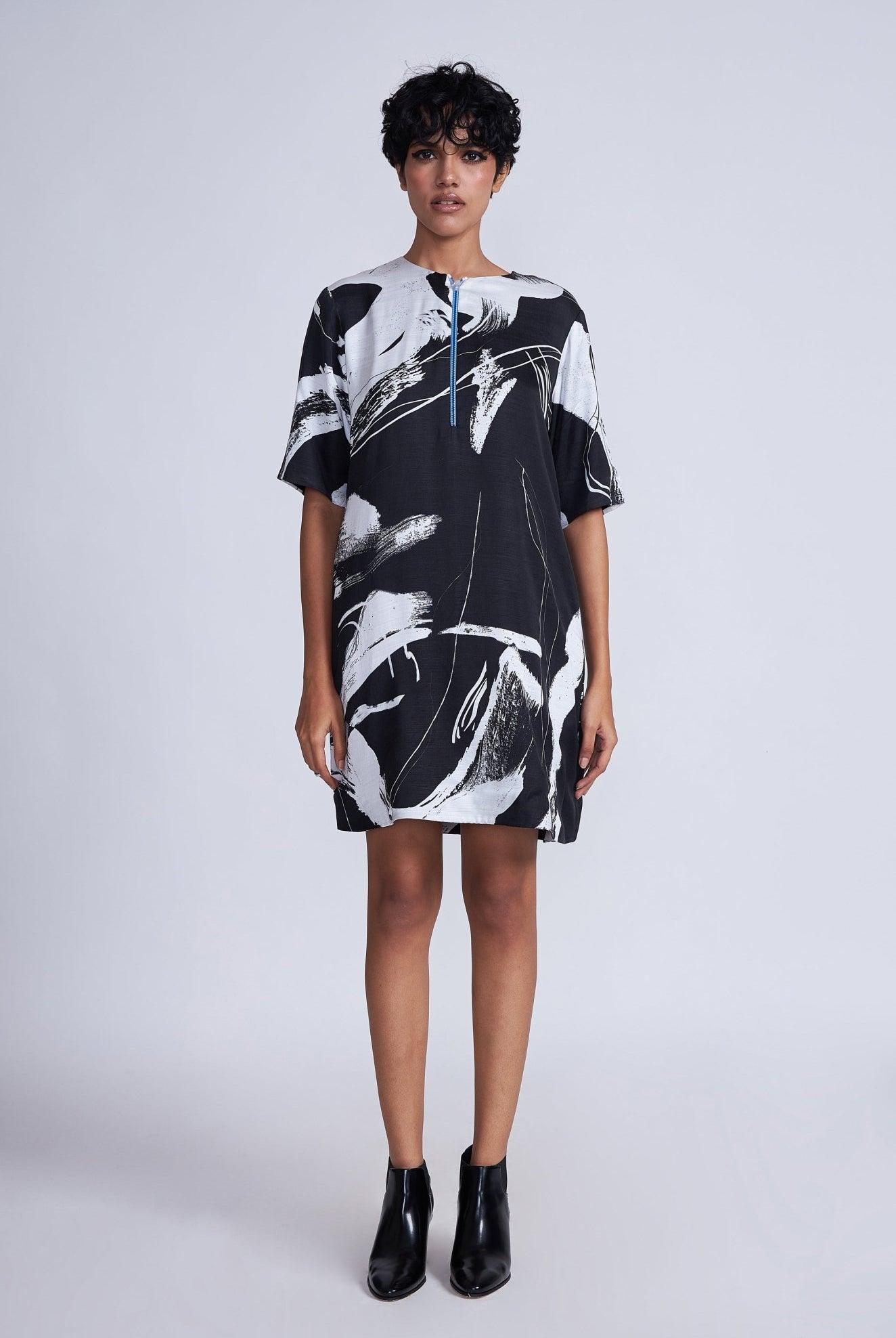 Tazaki Shift Dress - CiceroniDressesAdvait