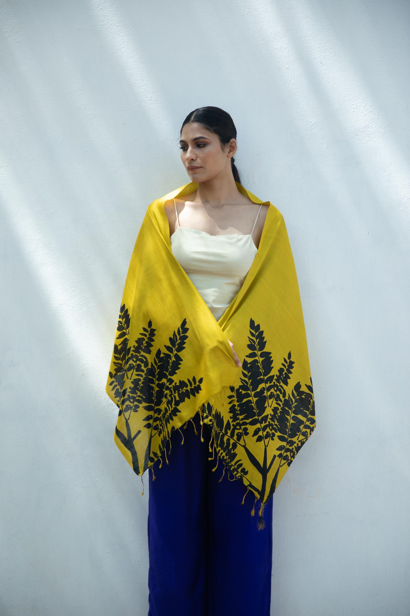 The 'Bada Patta' Eri Silk Scarf - CiceroniScrafAeshaane