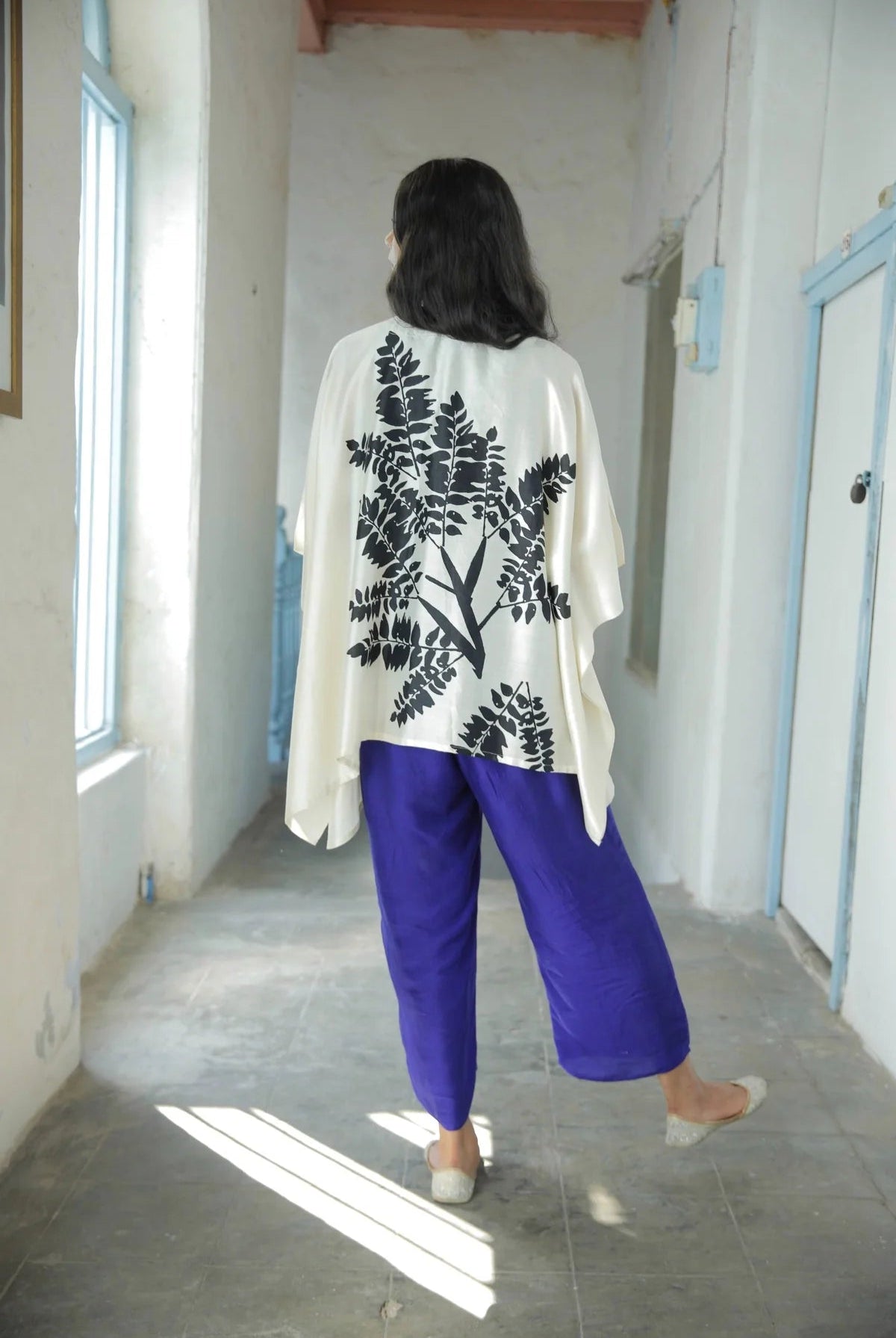 The 'Fallen Leaves' Kimono - CiceroniKimonoAeshaane