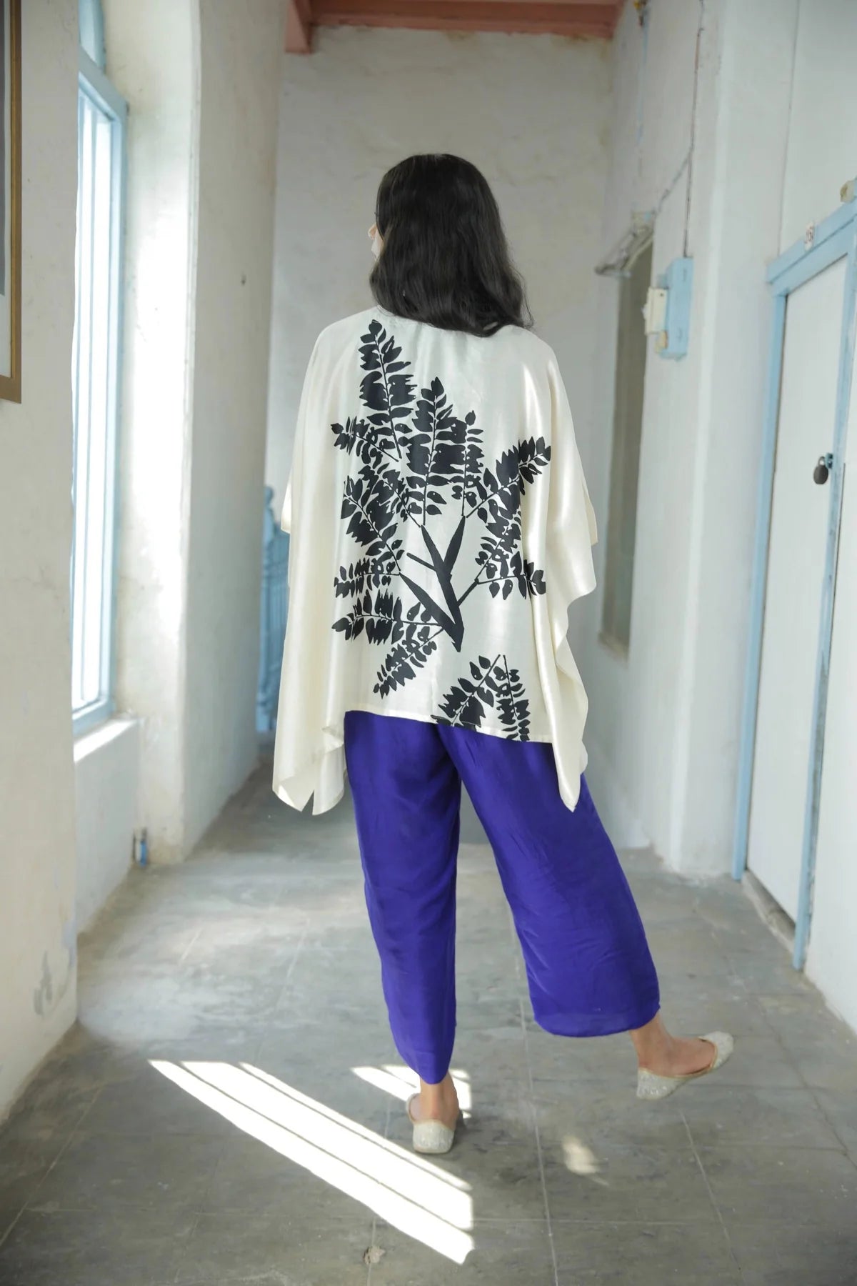 The 'Fallen Leaves' Kimono - CiceroniKimonoAeshaane