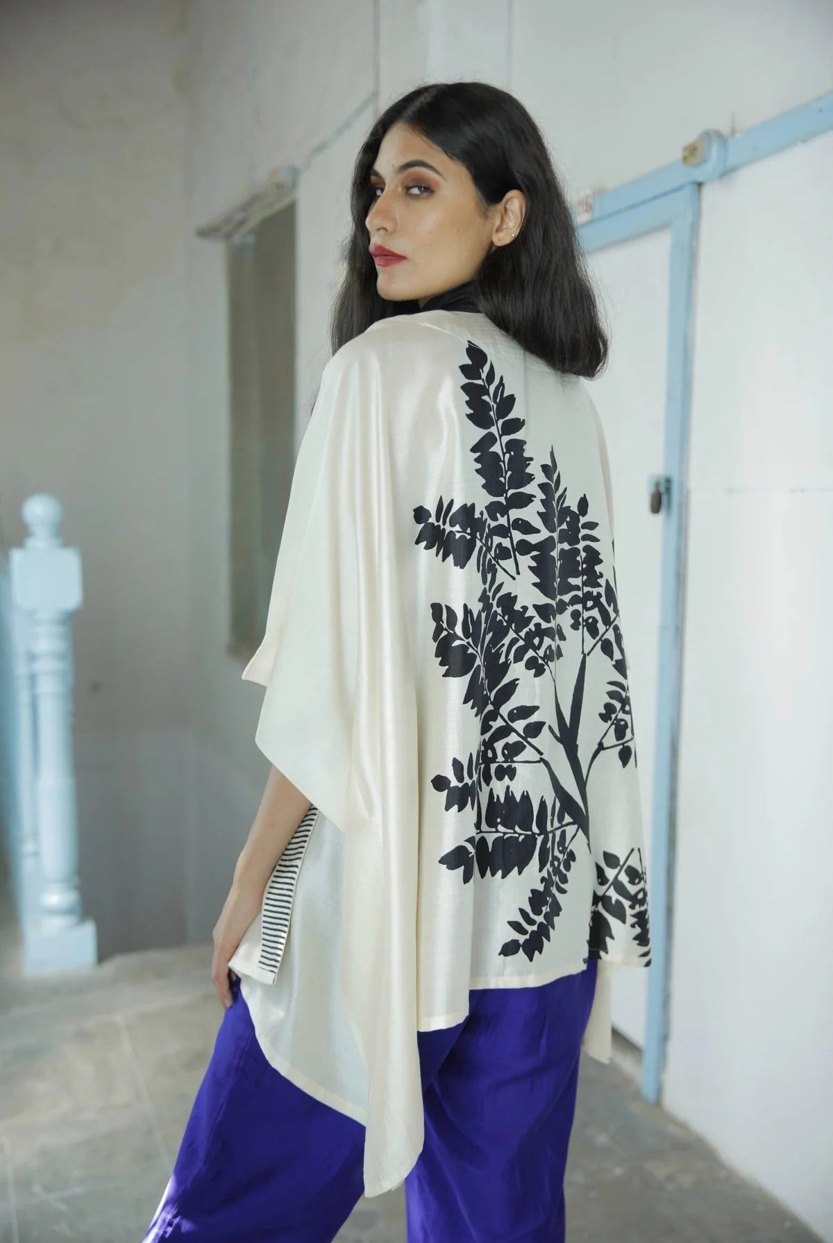 The 'Fallen Leaves' Kimono - CiceroniKimonoAeshaane
