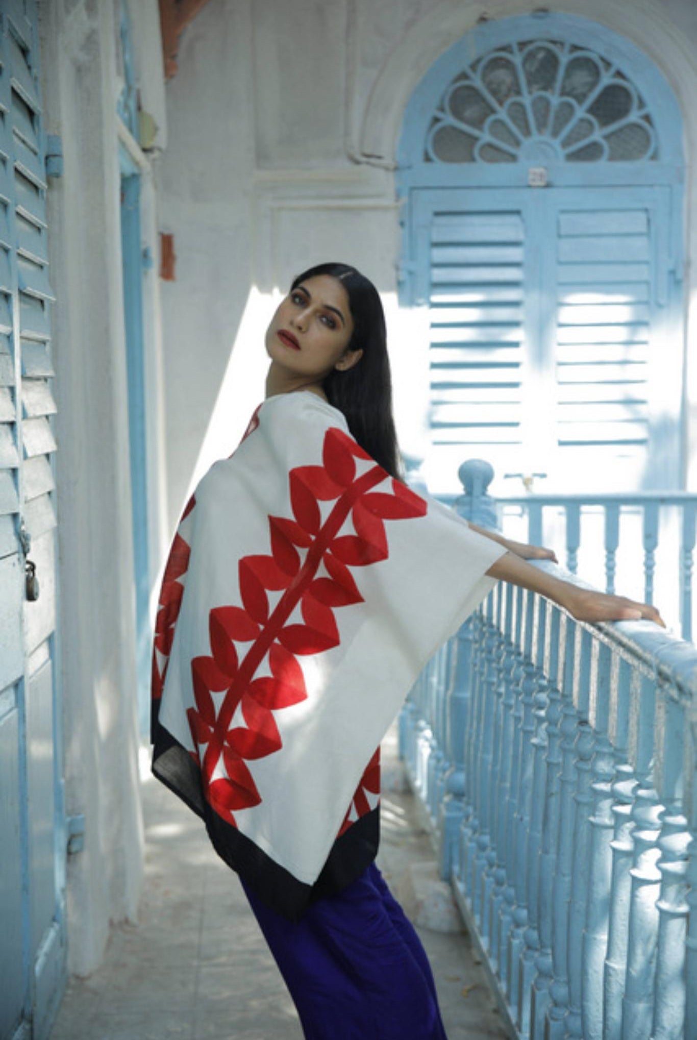 The 'Lal Patta' Eri Peace silk Kaftan - CiceroniKaftanAeshaane