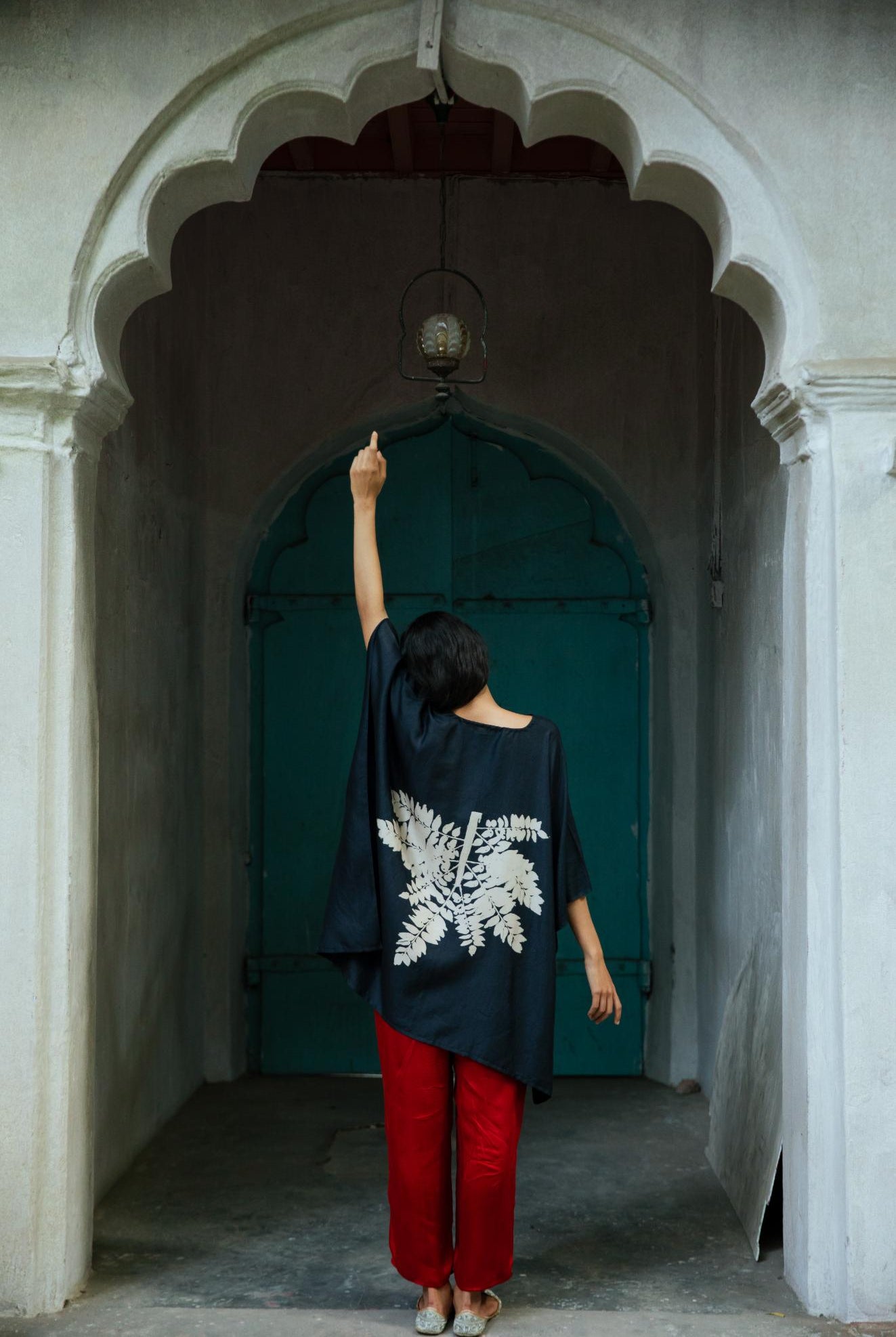 The 'Magnum Opus' Eri Peace Silk kaftan - CiceroniKaftanAeshaane