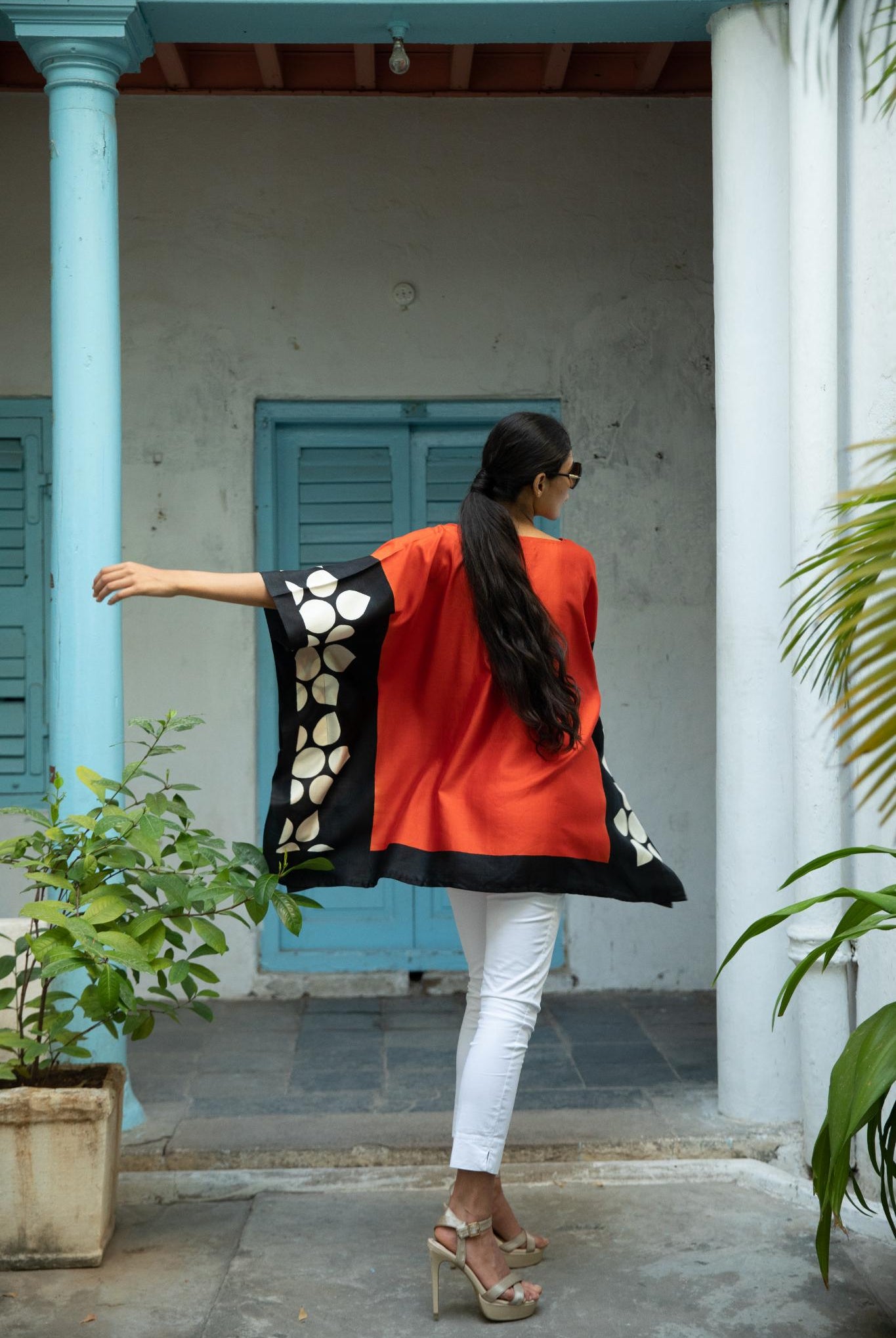 The 'Narangi Phool' Eri Peace Silk Kaftan - CiceroniKaftanAeshaane