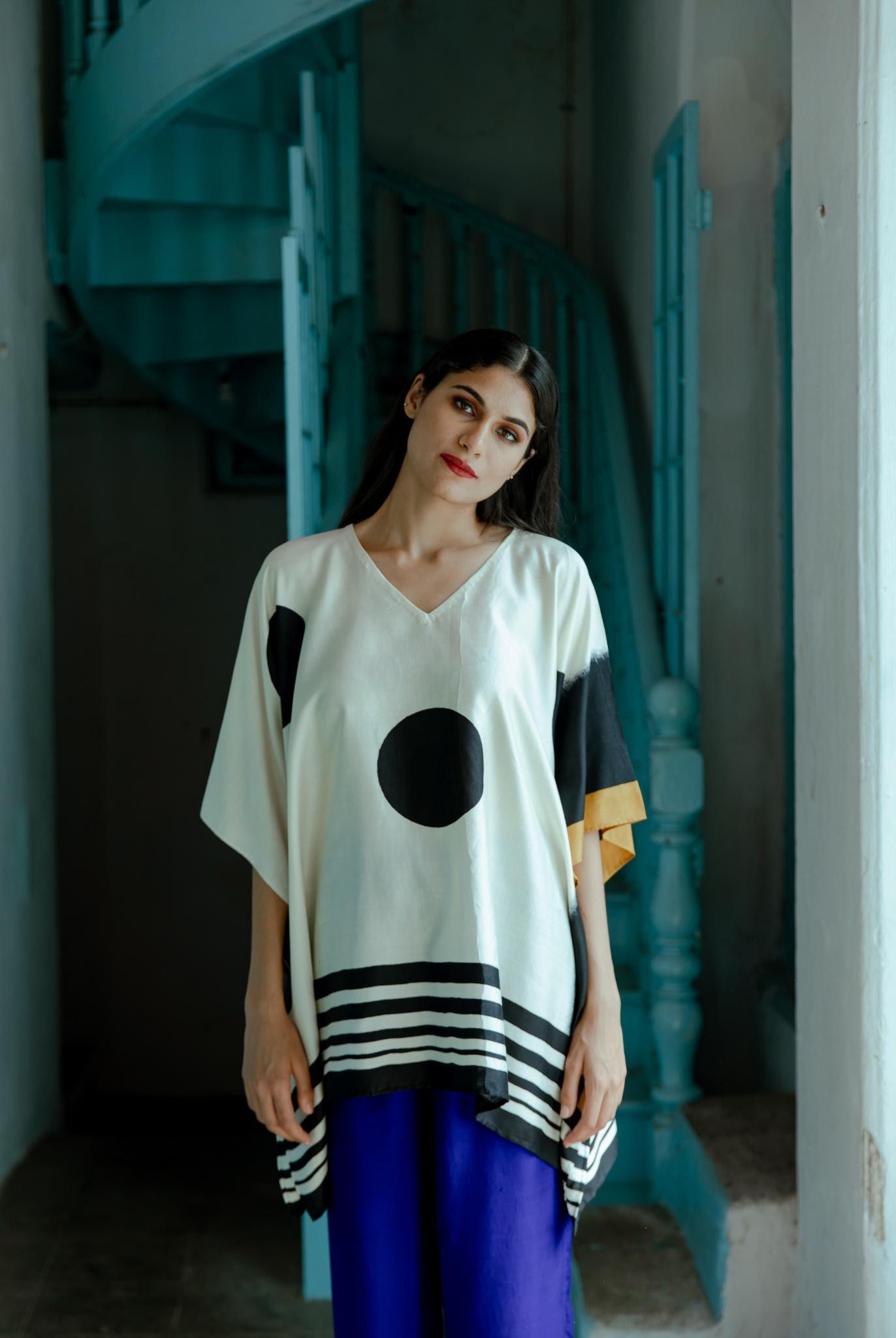 The 'Peela Gola' Eri Peace Silk Kaftan - CiceroniKaftanAeshaane