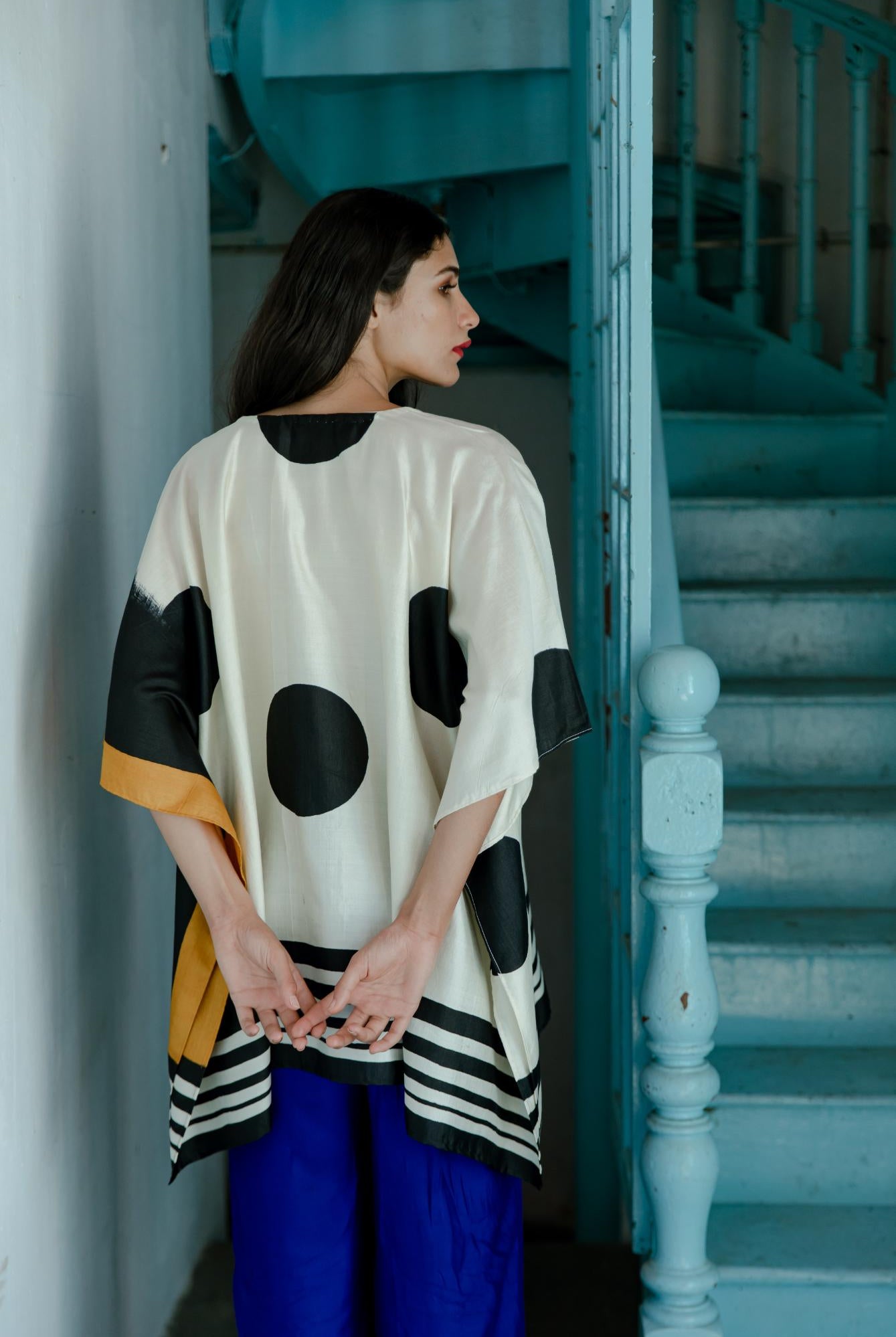 The 'Peela Gola' Eri Peace Silk Kaftan - CiceroniKaftanAeshaane