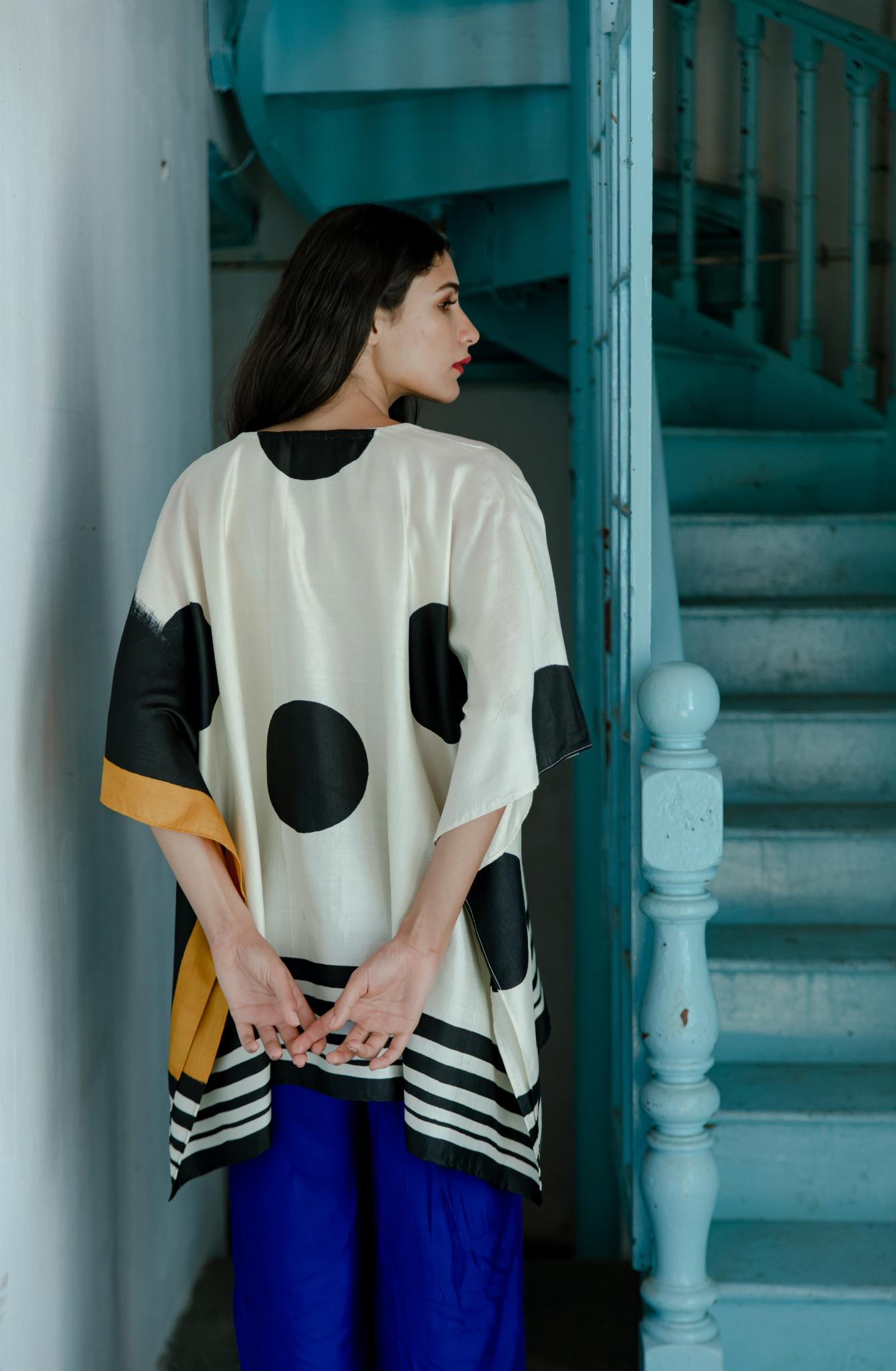 The 'Peela Gola' Eri Peace Silk Kaftan - CiceroniKaftanAeshaane