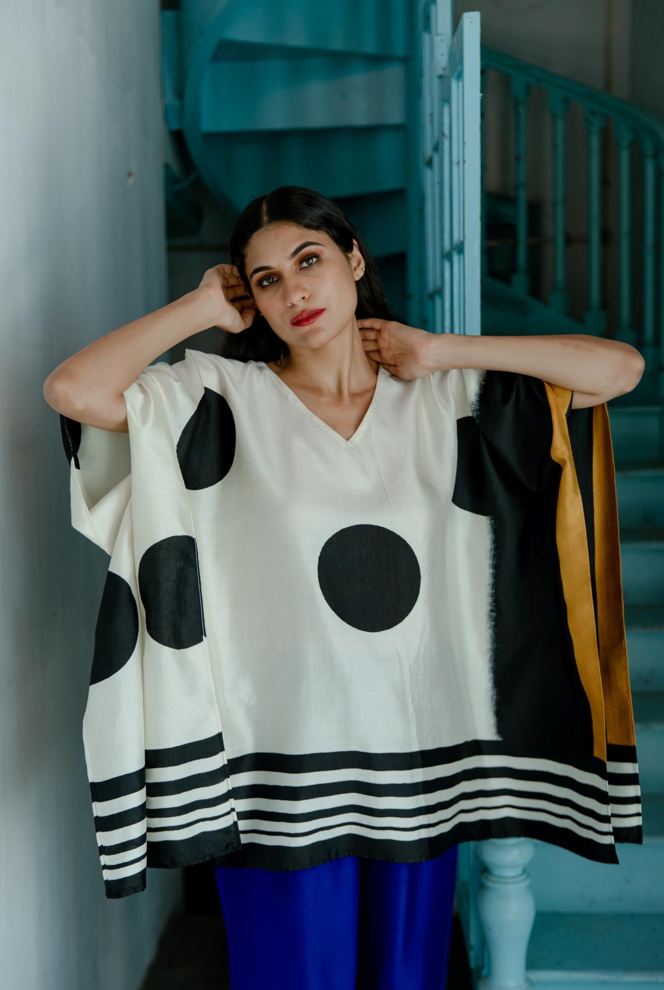 The 'Peela Gola' Eri Peace Silk Kaftan - CiceroniKaftanAeshaane