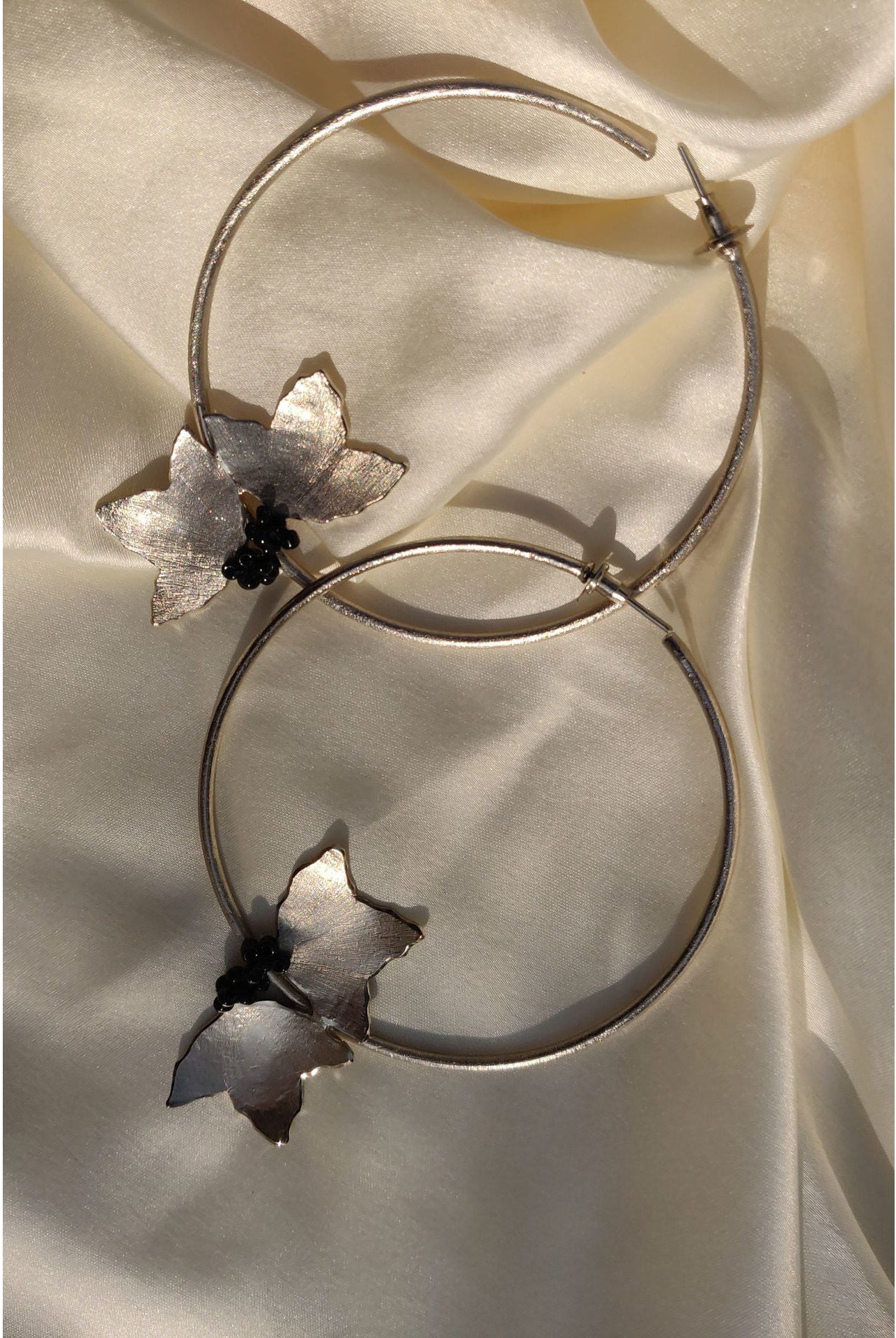 Two Petal Hoops in Silver - CiceroniAarjavee
