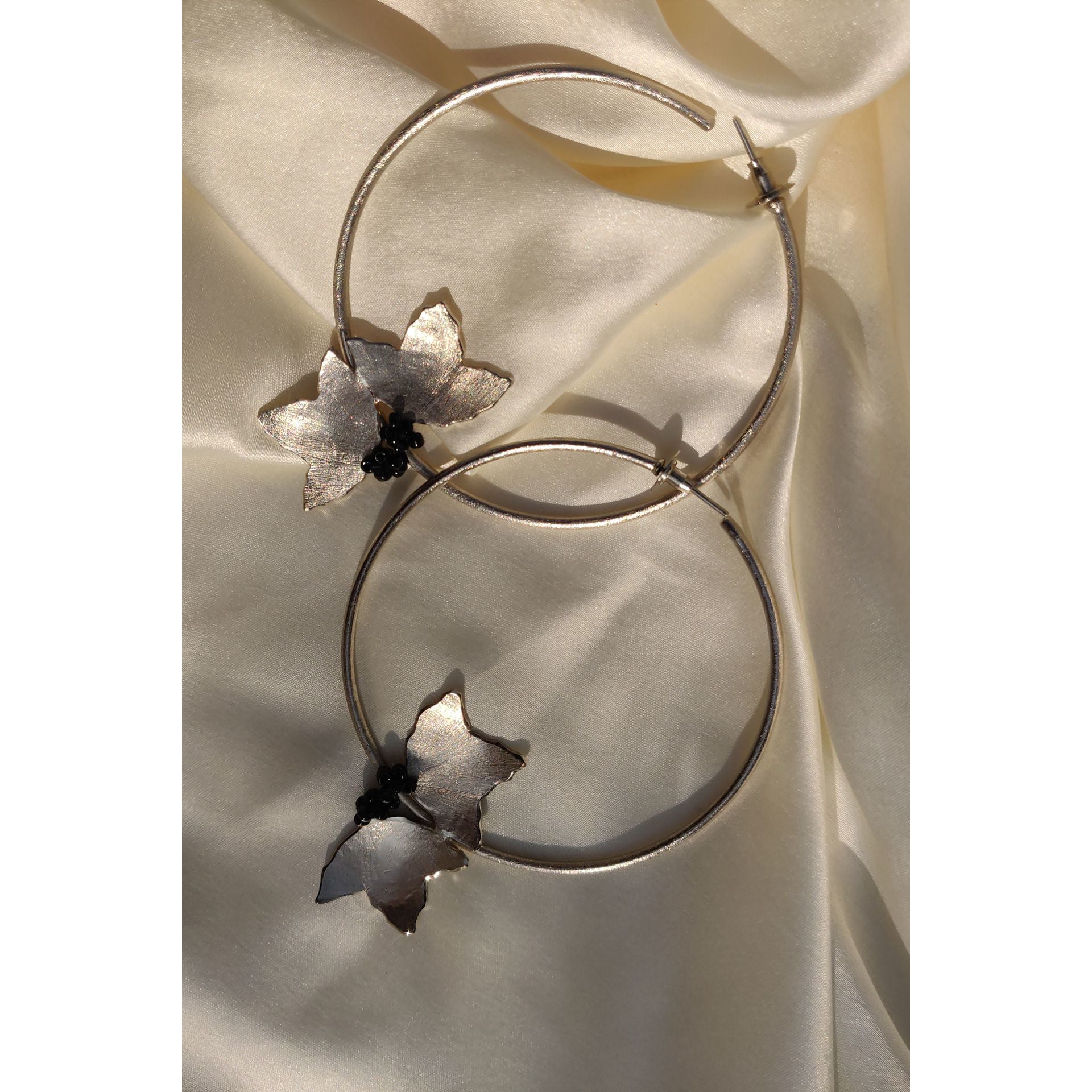Two Petal Hoops in Silver - CiceroniAarjavee