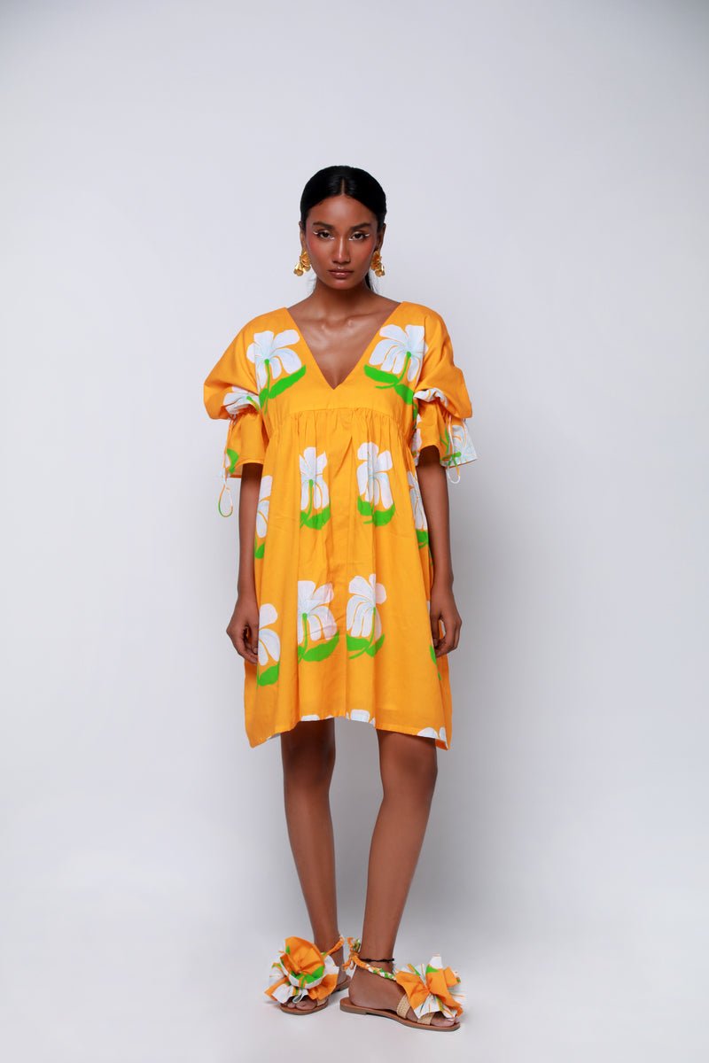 White Hawaiin Dress - CiceroniDressesEkastories