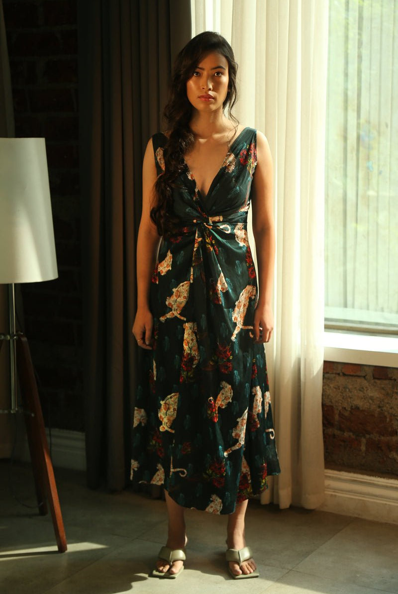 White Panther Dress - CiceroniDressesEkastories