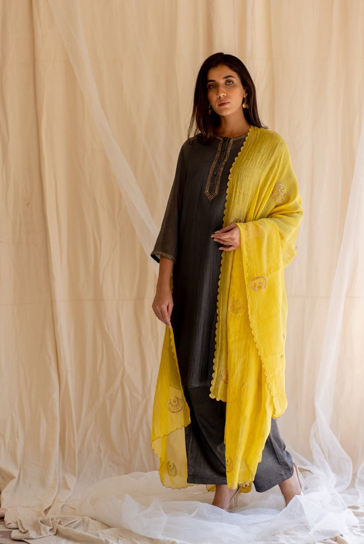 Yellow Chaand Odhani - CiceroniNirjara