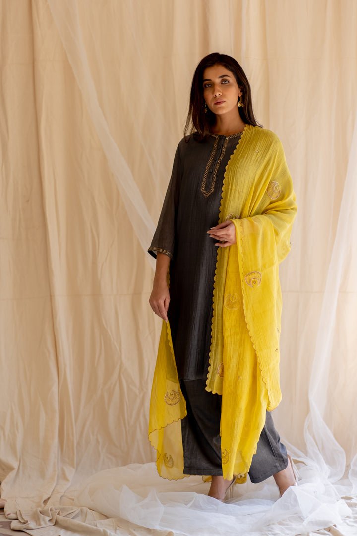 Yellow Chaand Odhani - CiceroniNirjara