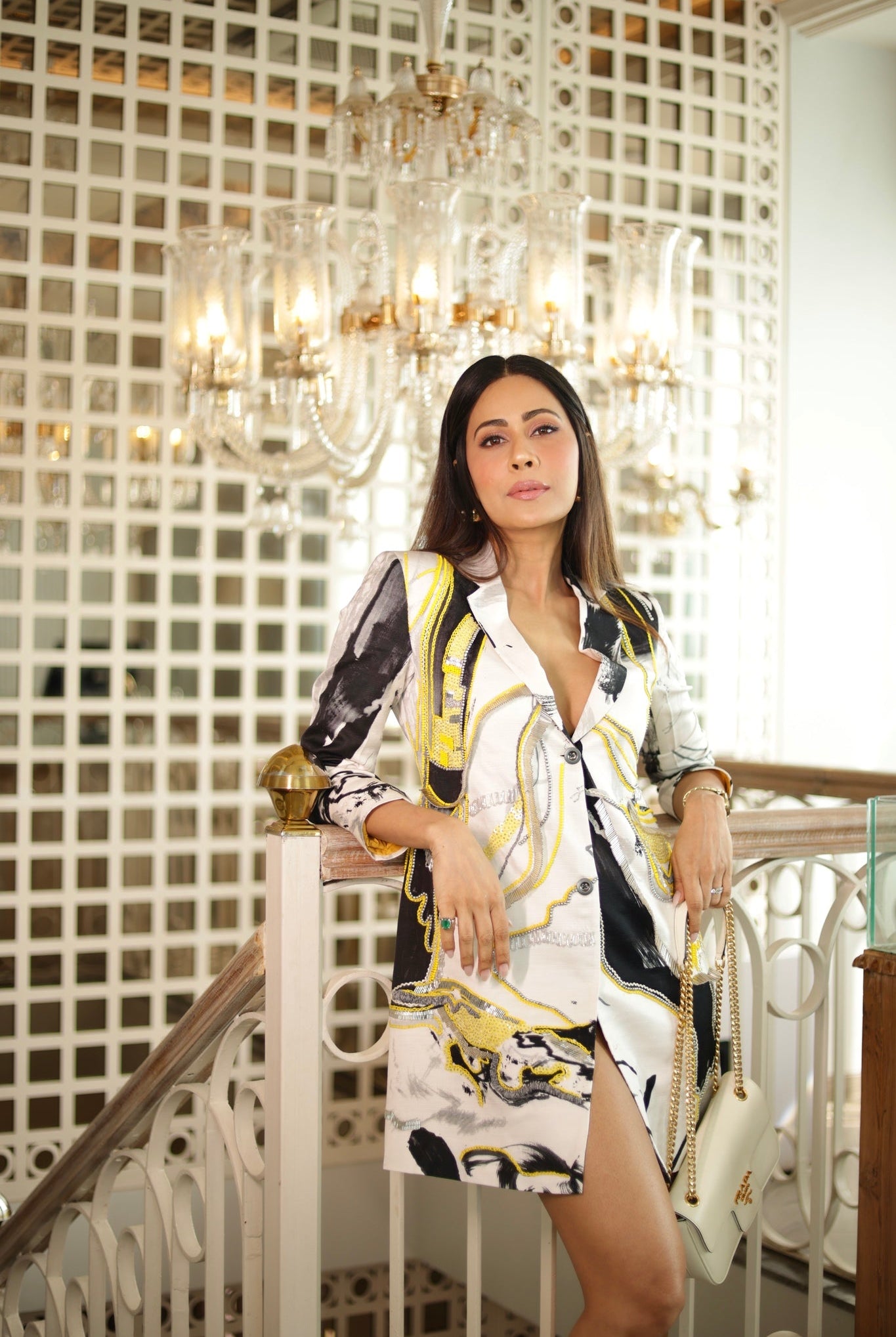 Yuki Embroidered Blazer - CiceroniBlazersAdvait